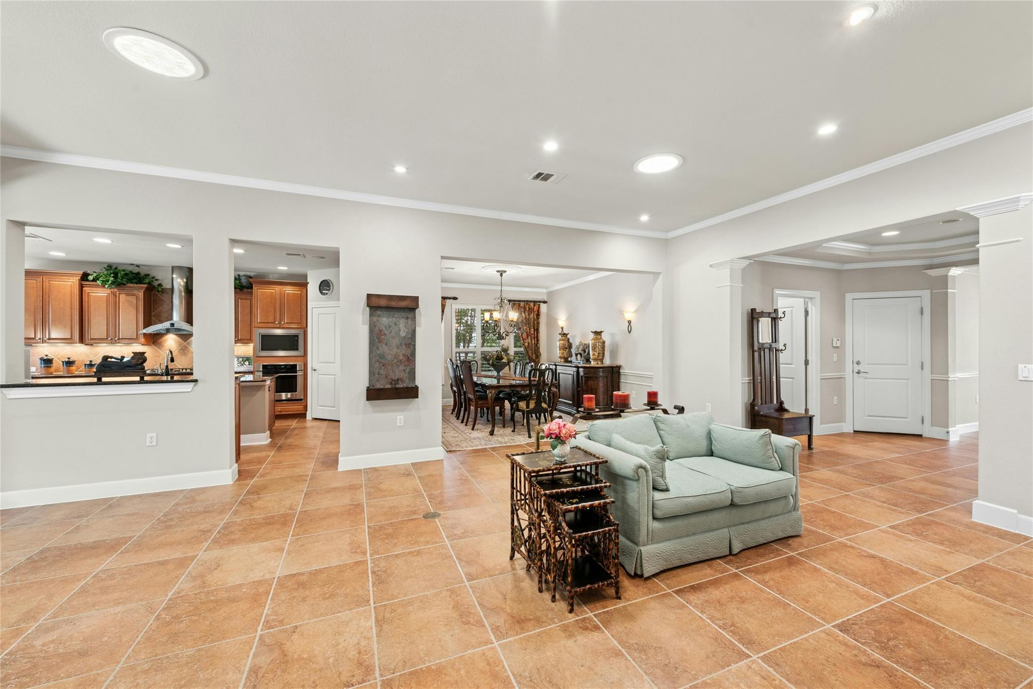 215 Goose Island Dr, Georgetown, TX 78633