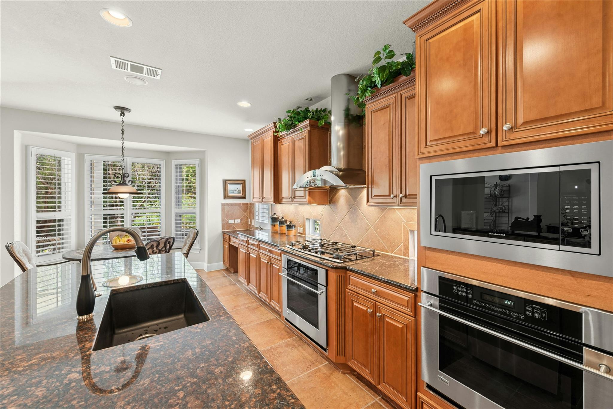 215 Goose Island Dr, Georgetown, TX 78633