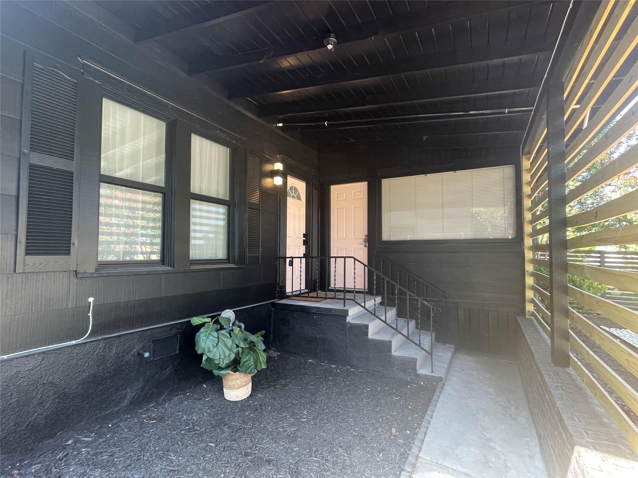 1403 Newfield Ln, Austin, TX 78703