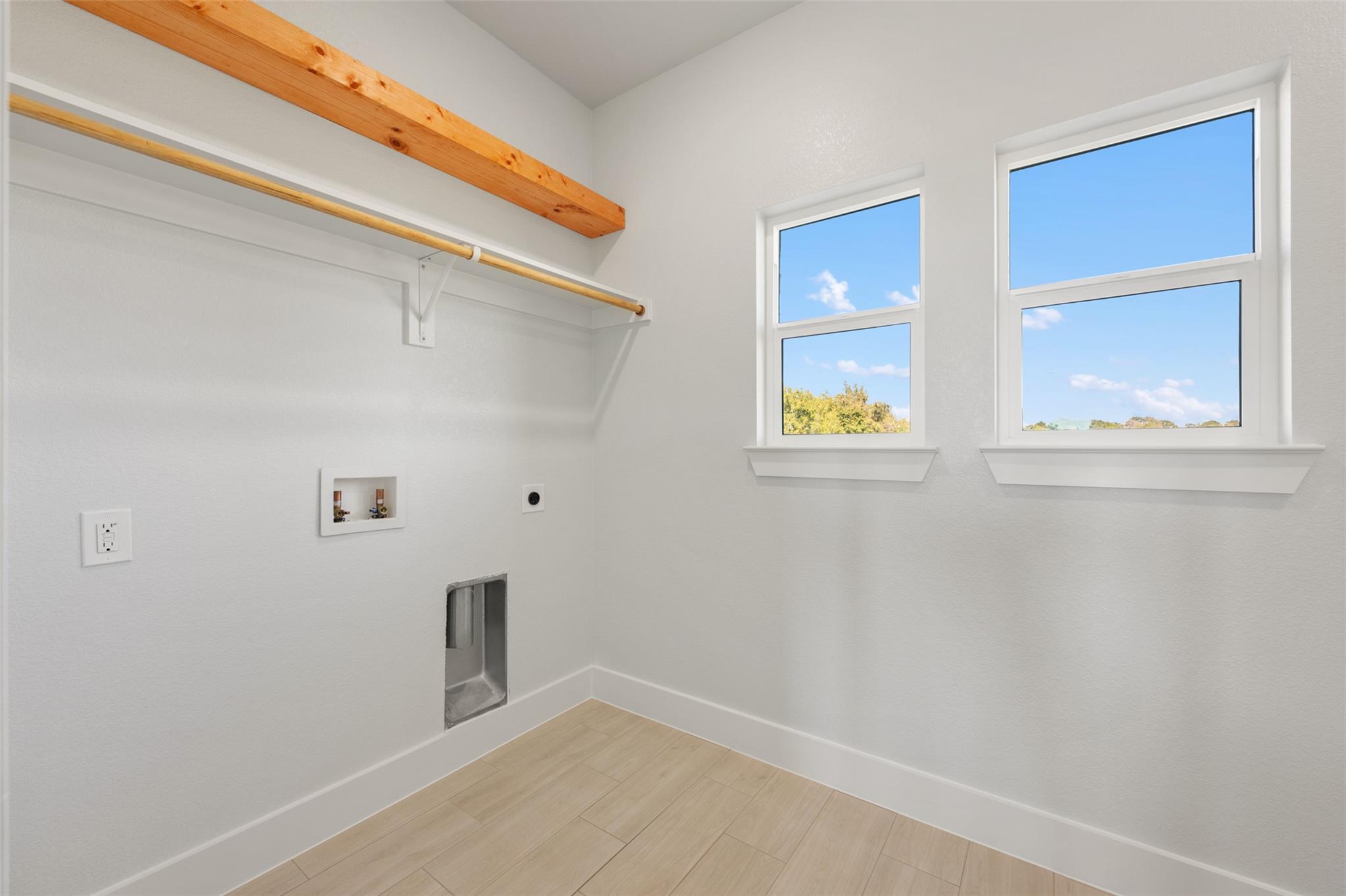 269 Brenham St, McDade, TX 78650