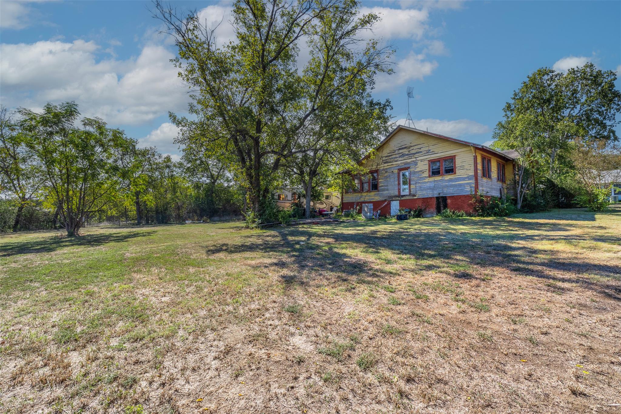 201 S Porter Street, Caldwell, TX 77836