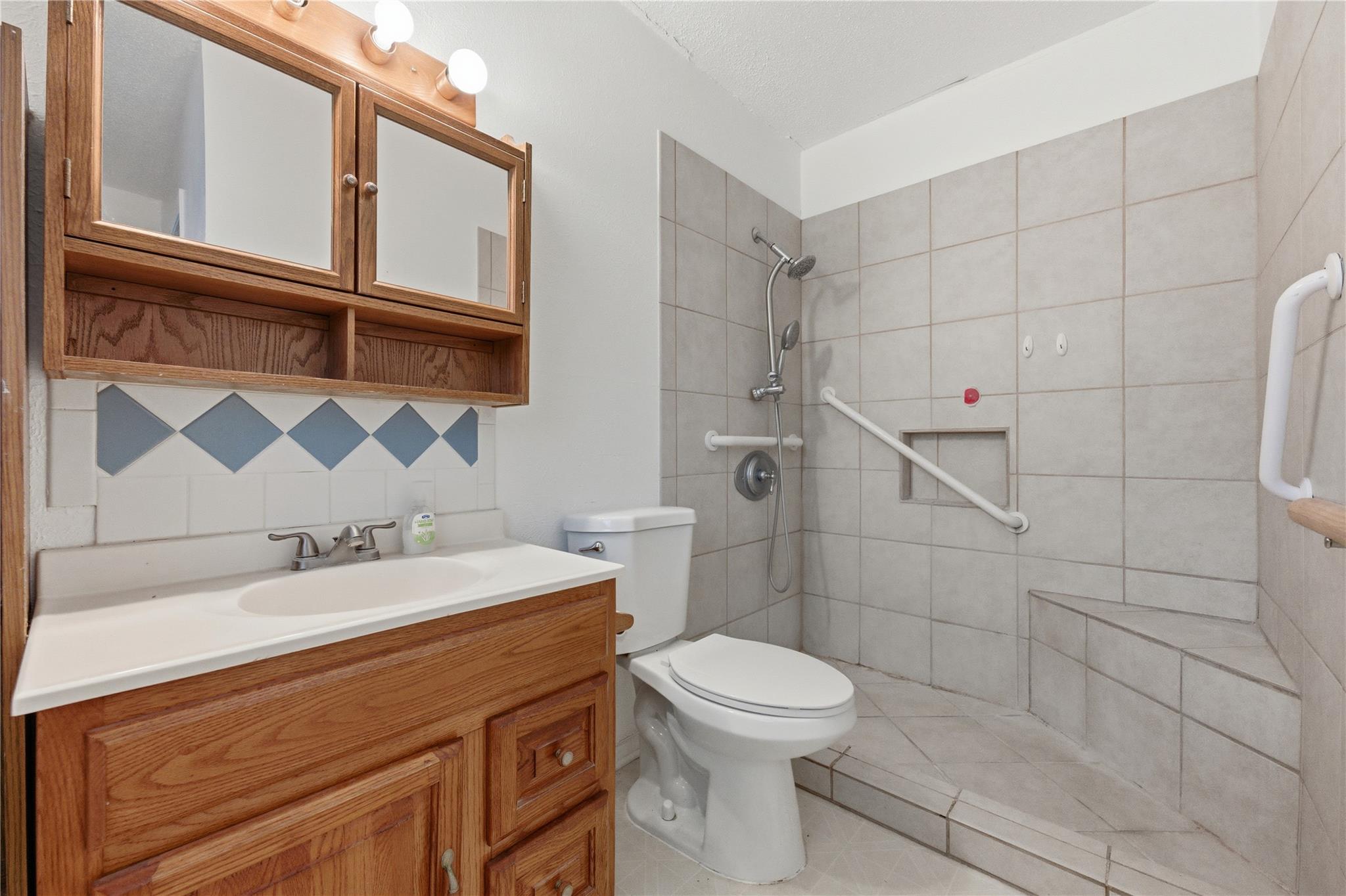 207 W 17th St, Georgetown, TX 78626