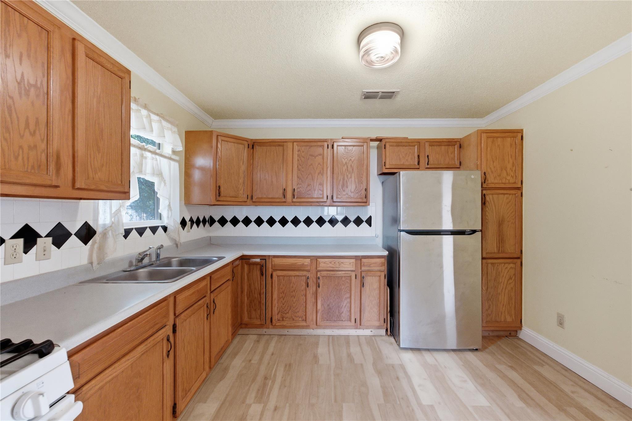 207 W 17th St, Georgetown, TX 78626