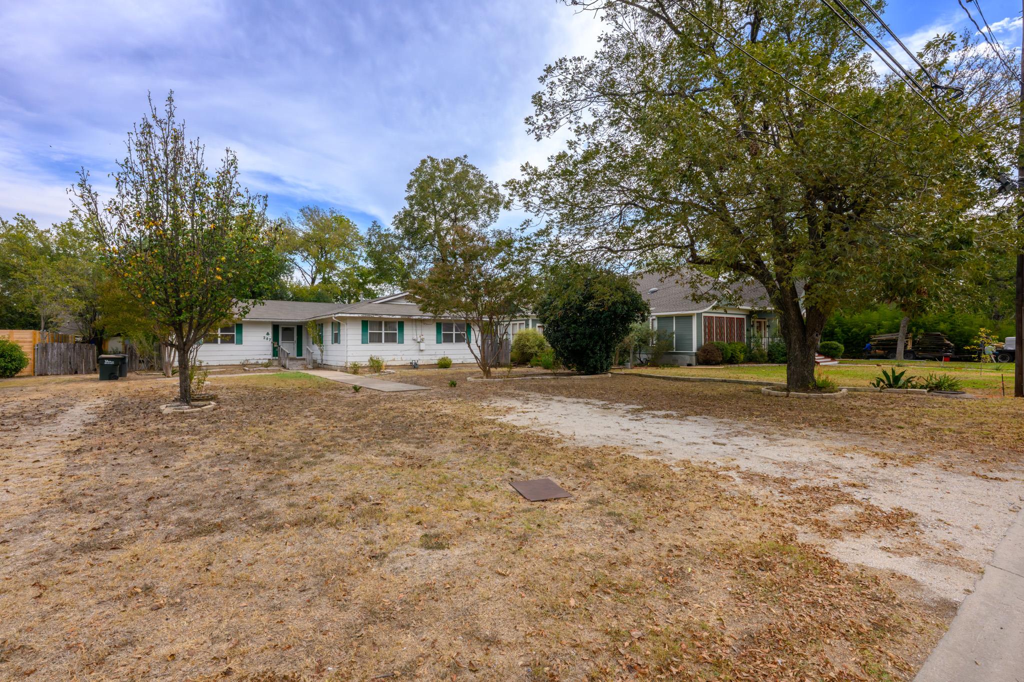 207 W 17th St, Georgetown, TX 78626