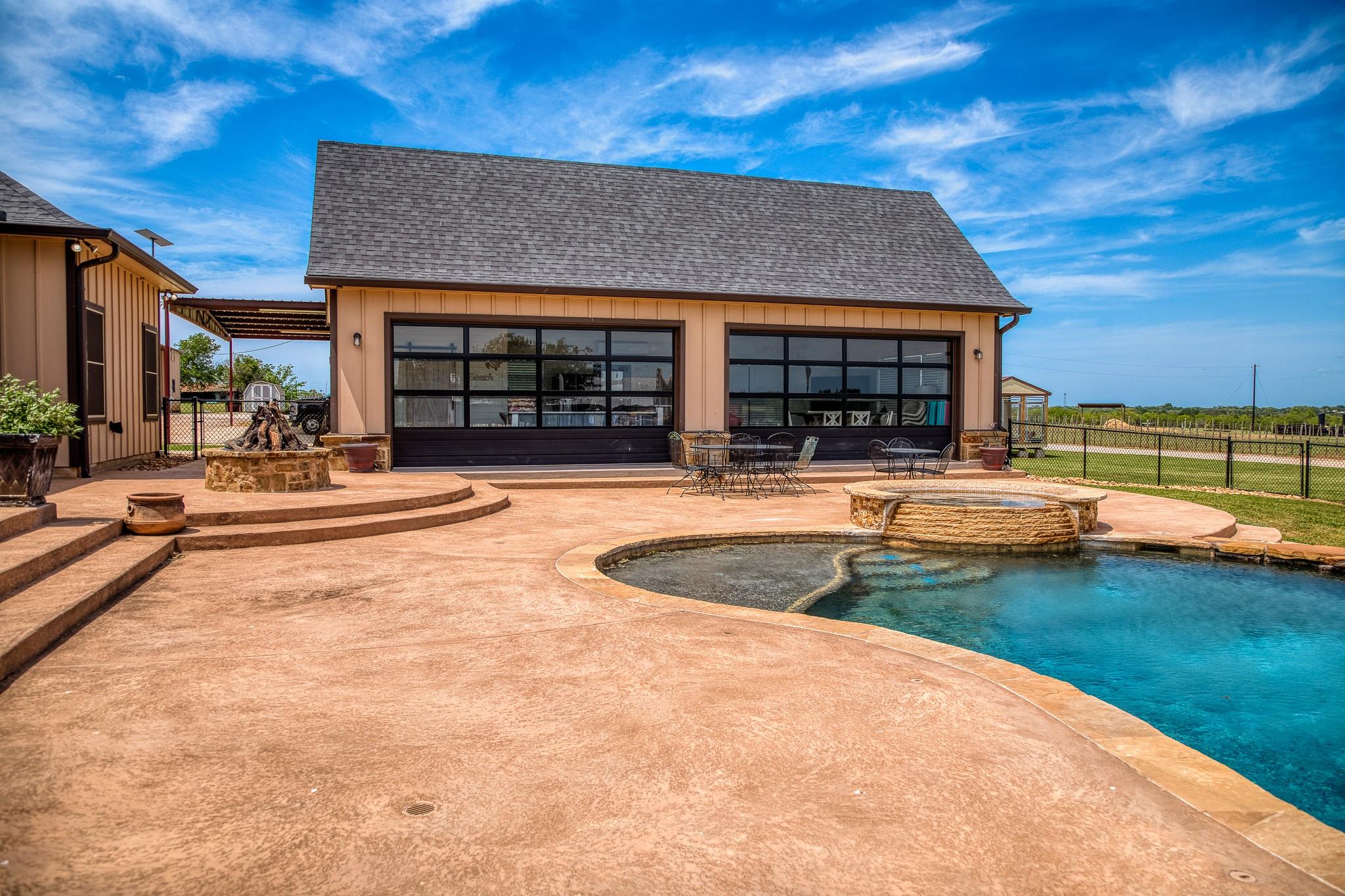 2543 FM 975, Caldwell, TX 77836