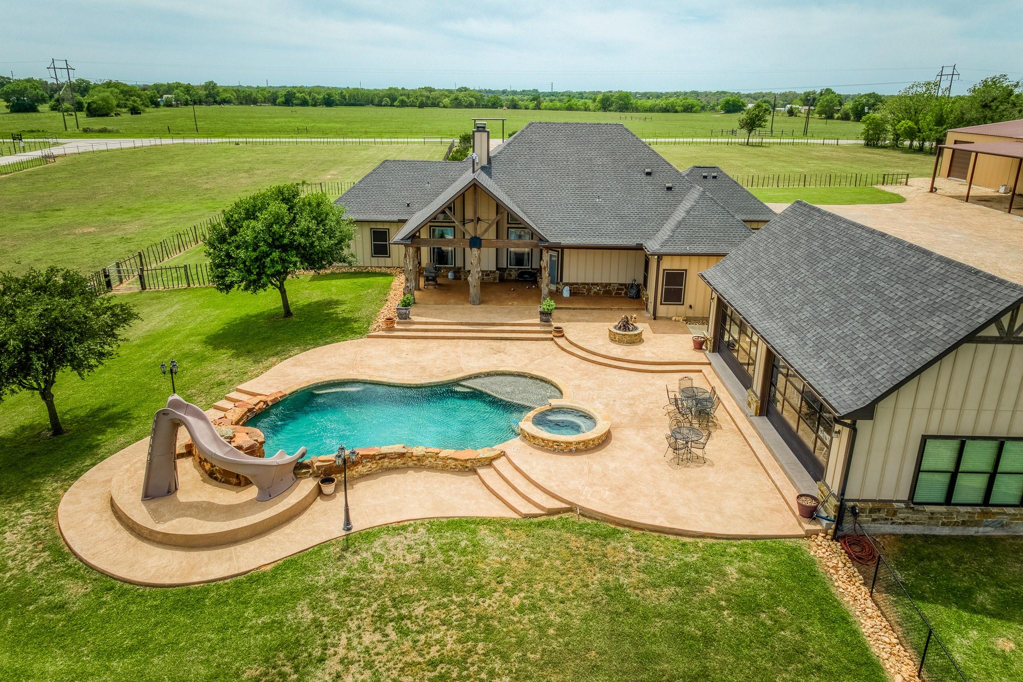 2543 FM 975, Caldwell, TX 77836