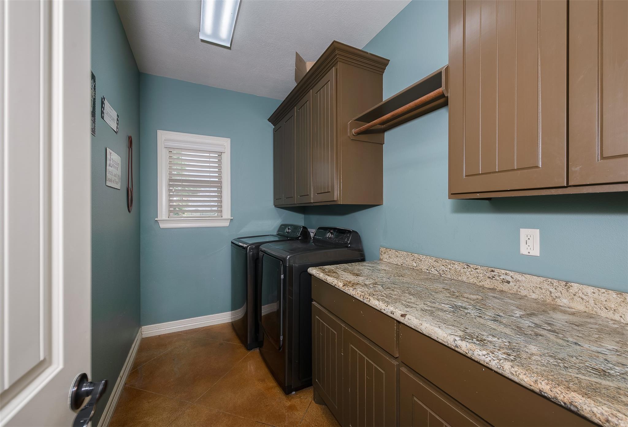 2543 FM 975, Caldwell, TX 77836