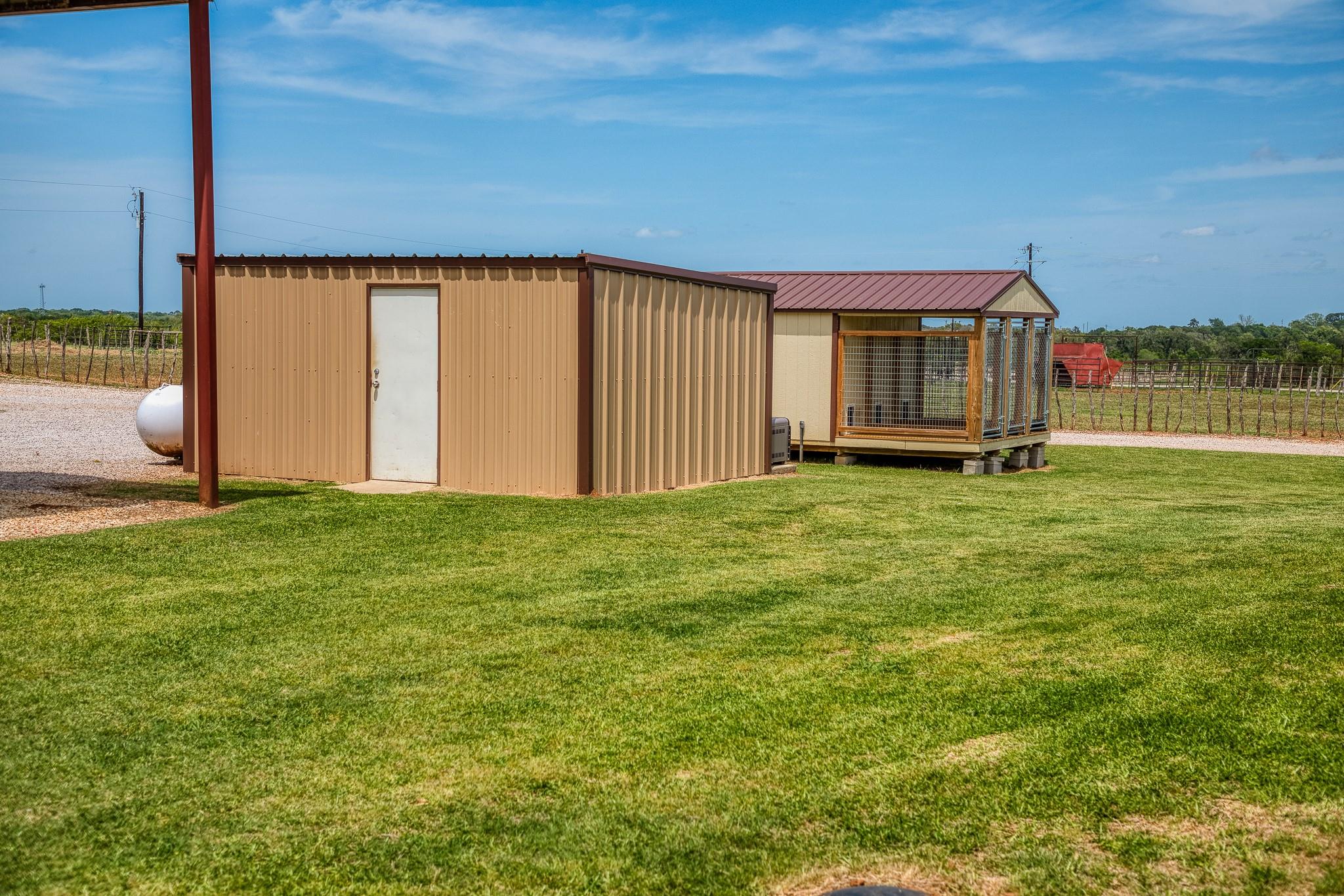 2543 FM 975, Caldwell, TX 77836