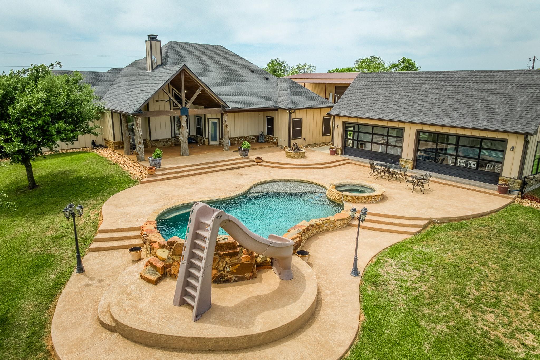 2543 FM 975, Caldwell, TX 77836