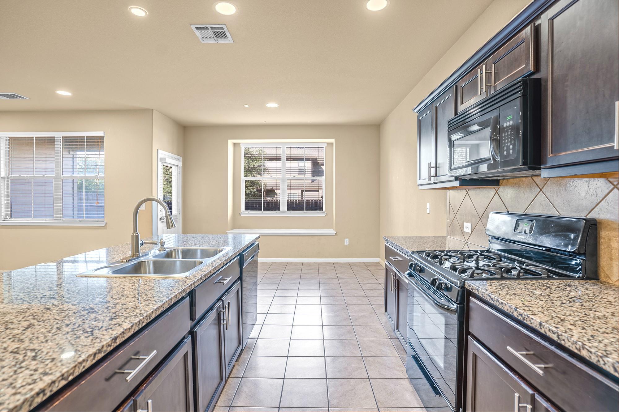 2880 Donnell Dr # 2003, Round Rock, TX 78664