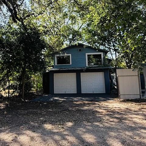 717 S Laurel Ave, Luling, TX 78648
