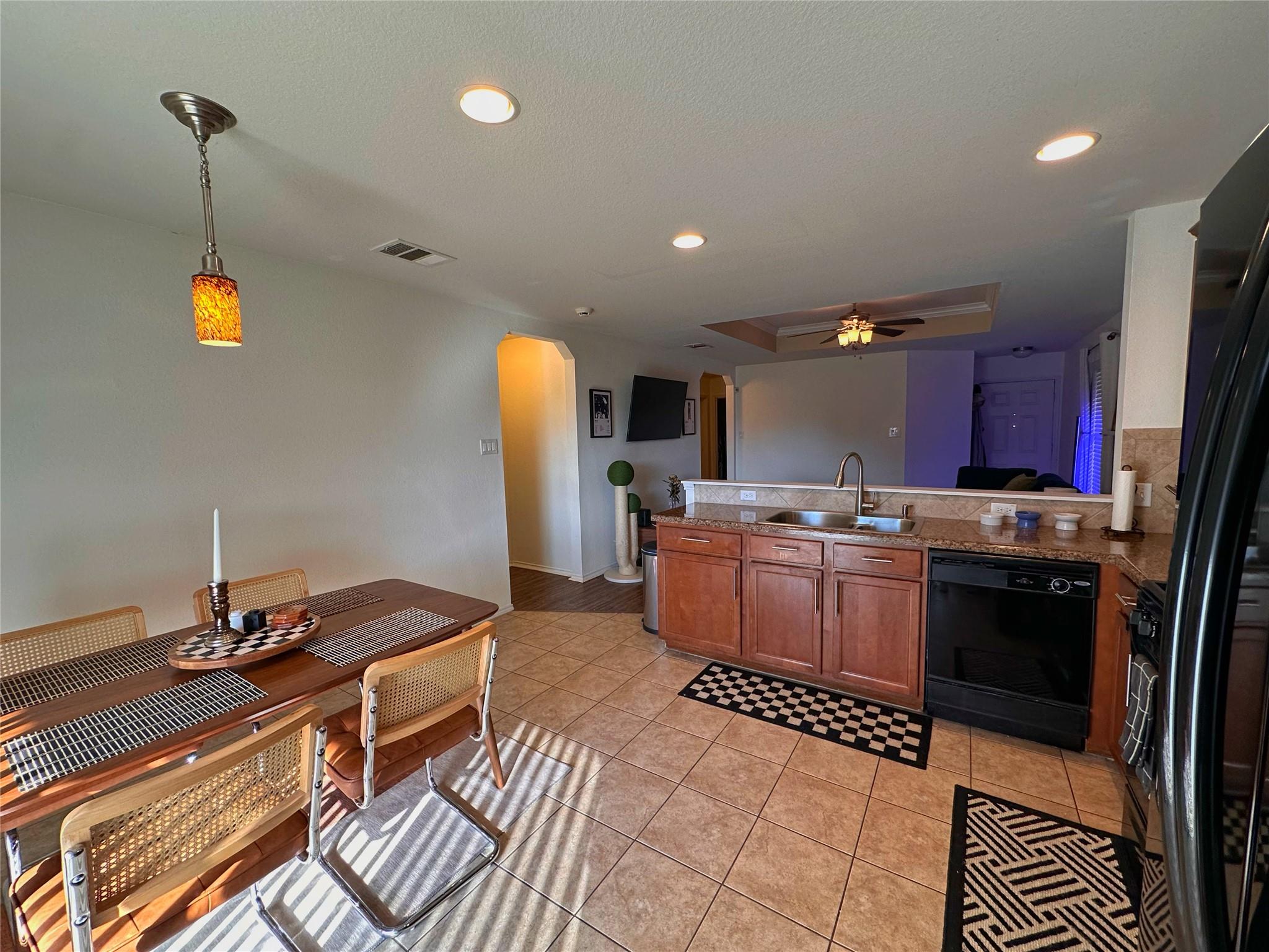 484 Moonwalker Trl, Buda, TX 78610