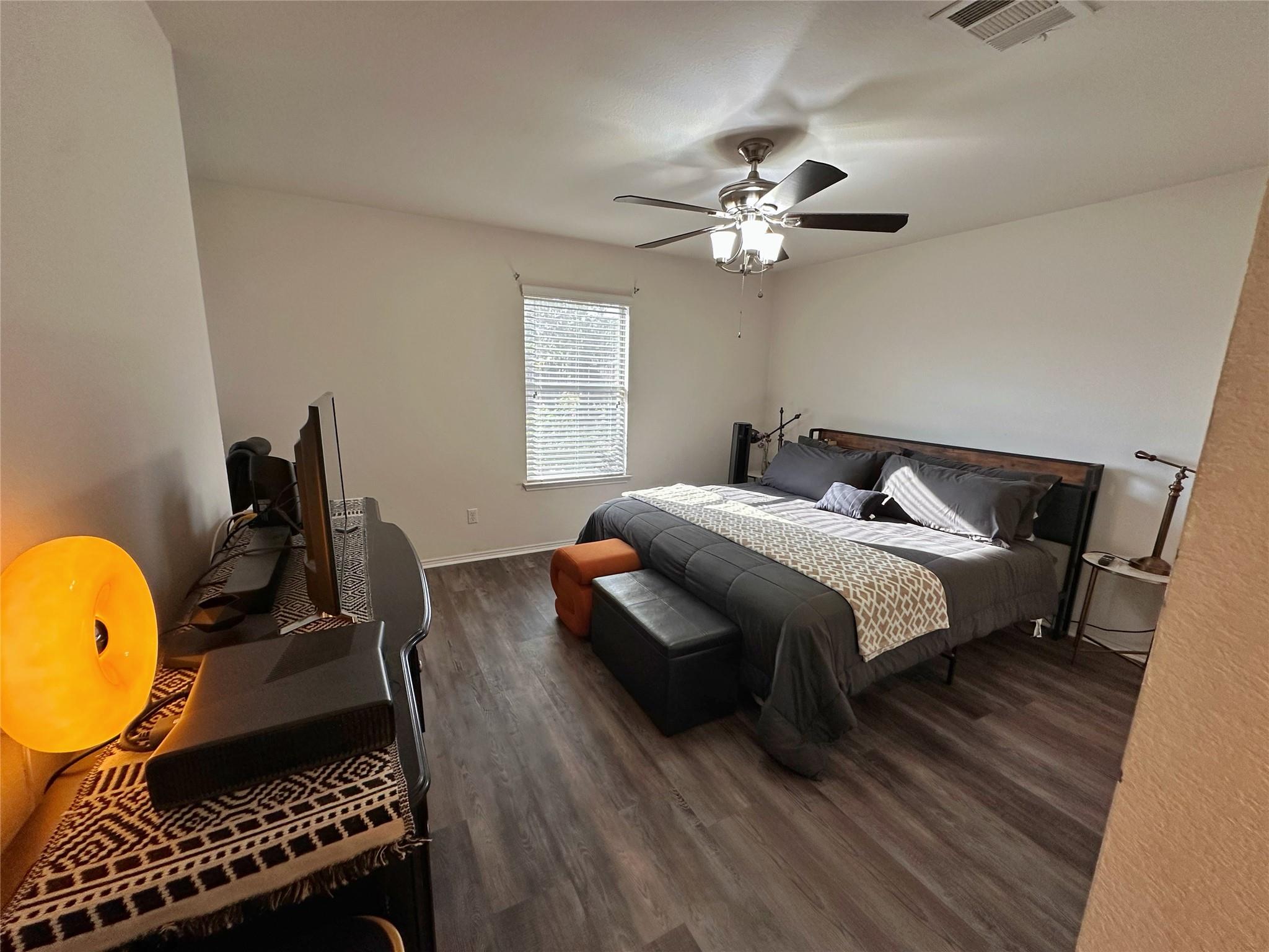 484 Moonwalker Trl, Buda, TX 78610