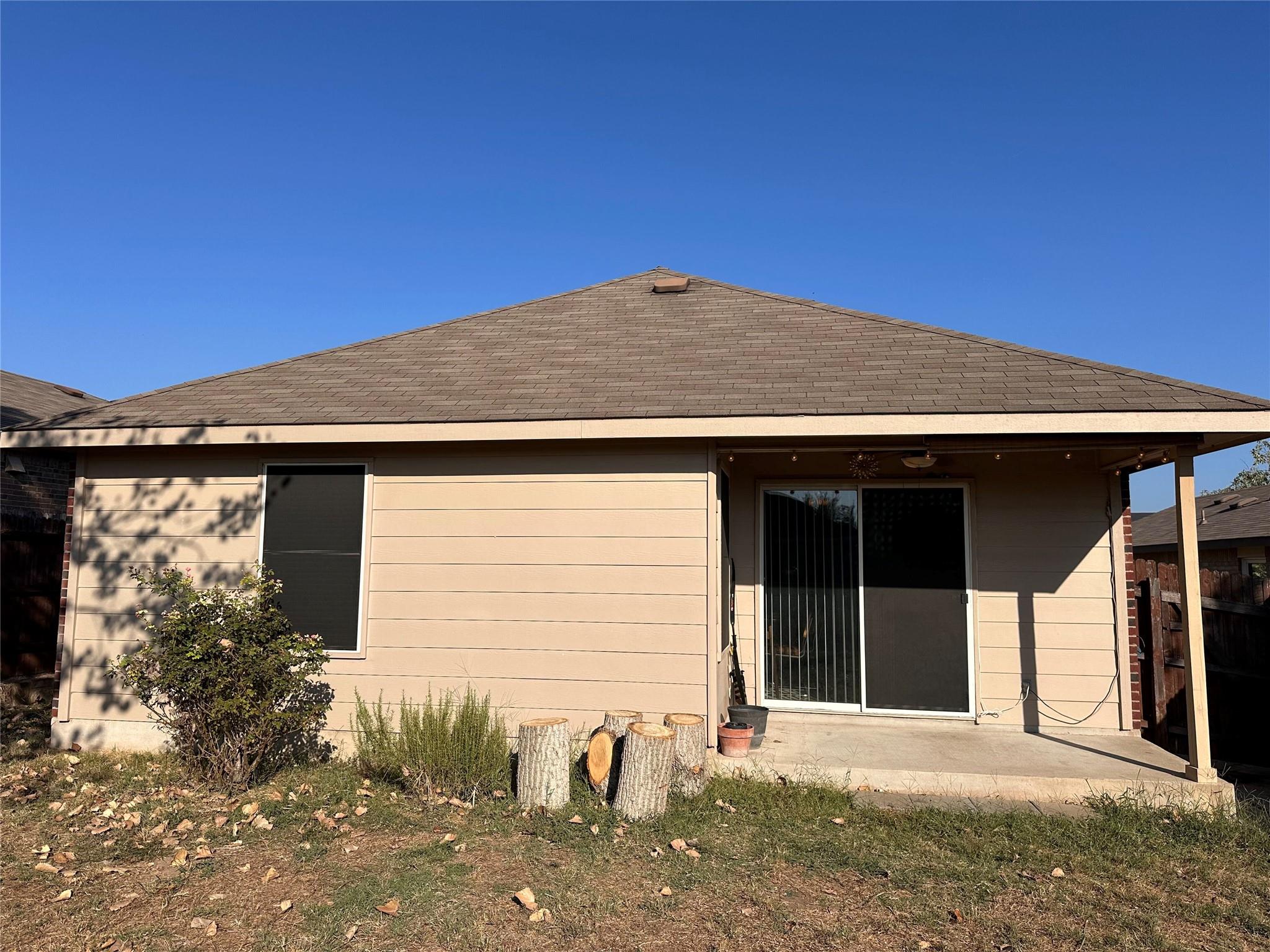 484 Moonwalker Trl, Buda, TX 78610