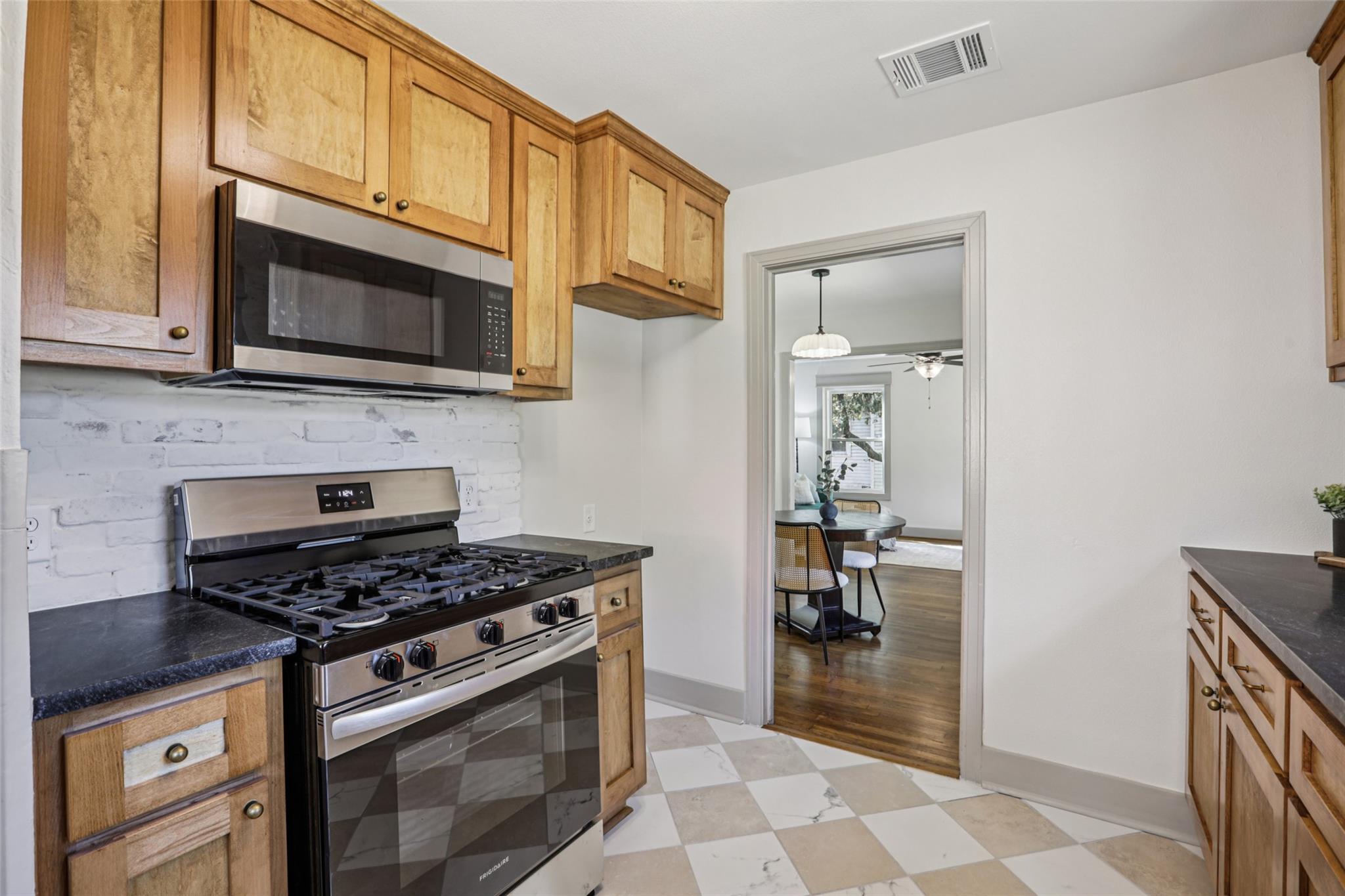 602 Short St, Smithville, TX 78957