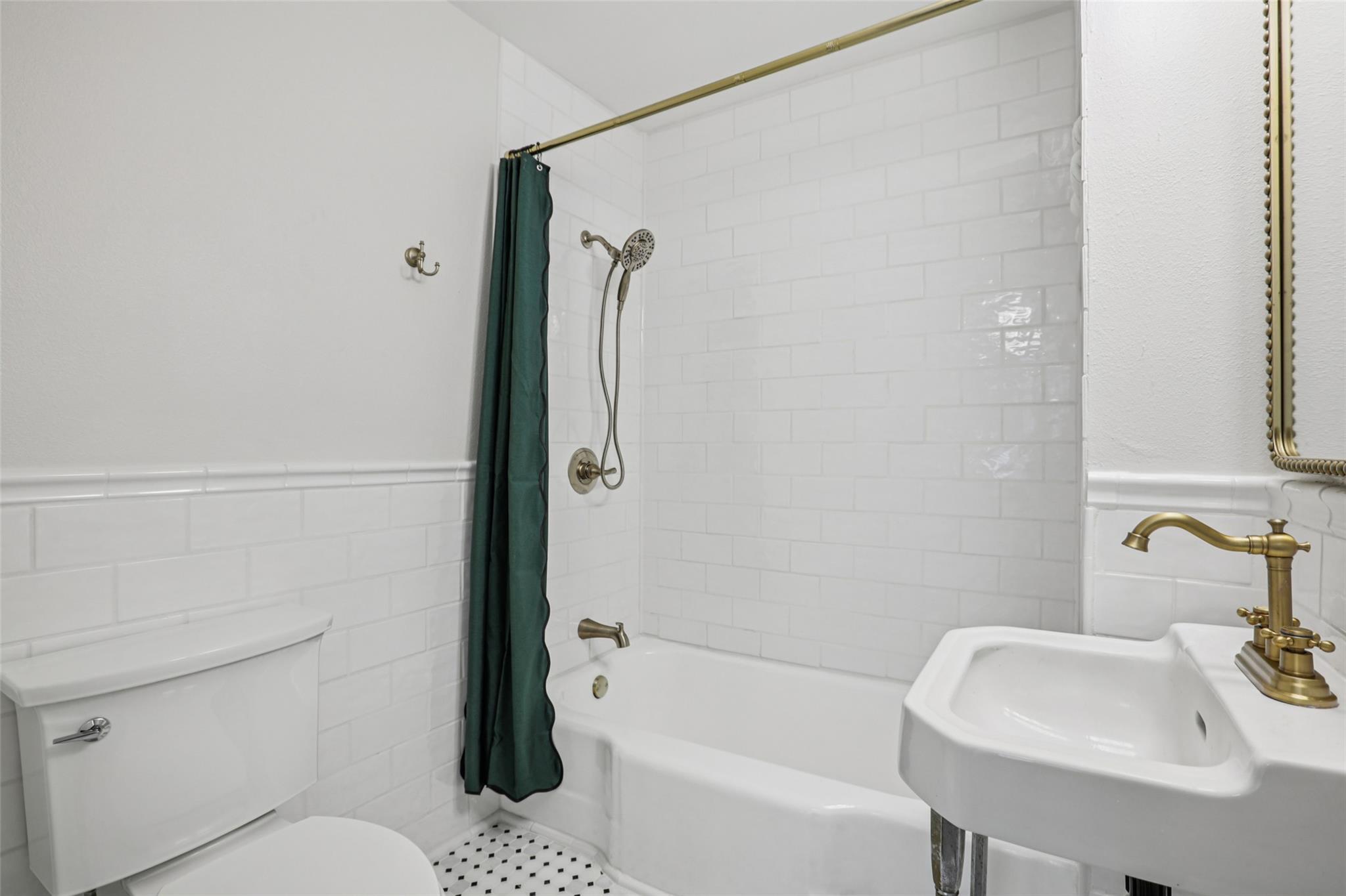 602 Short St, Smithville, TX 78957