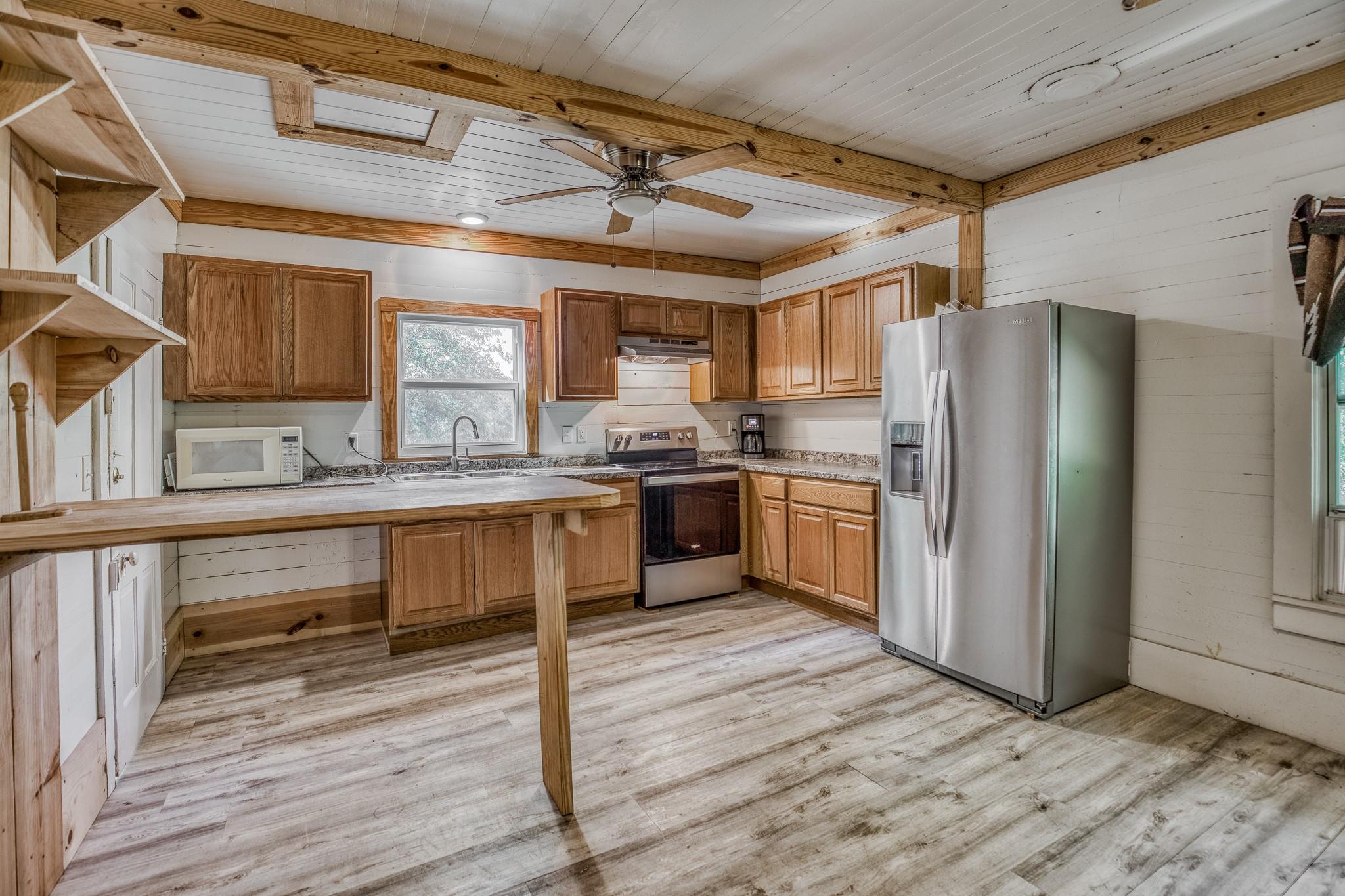 11235 Highway 159 W, Bellville, TX 77418