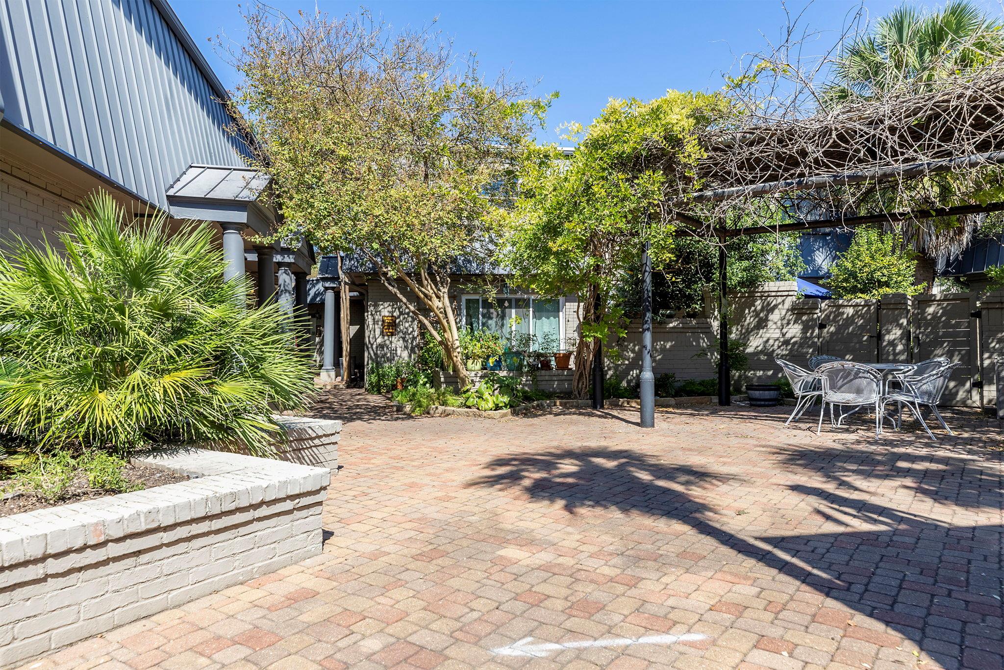 2500 Steck Ave # 5, Austin, TX 78757