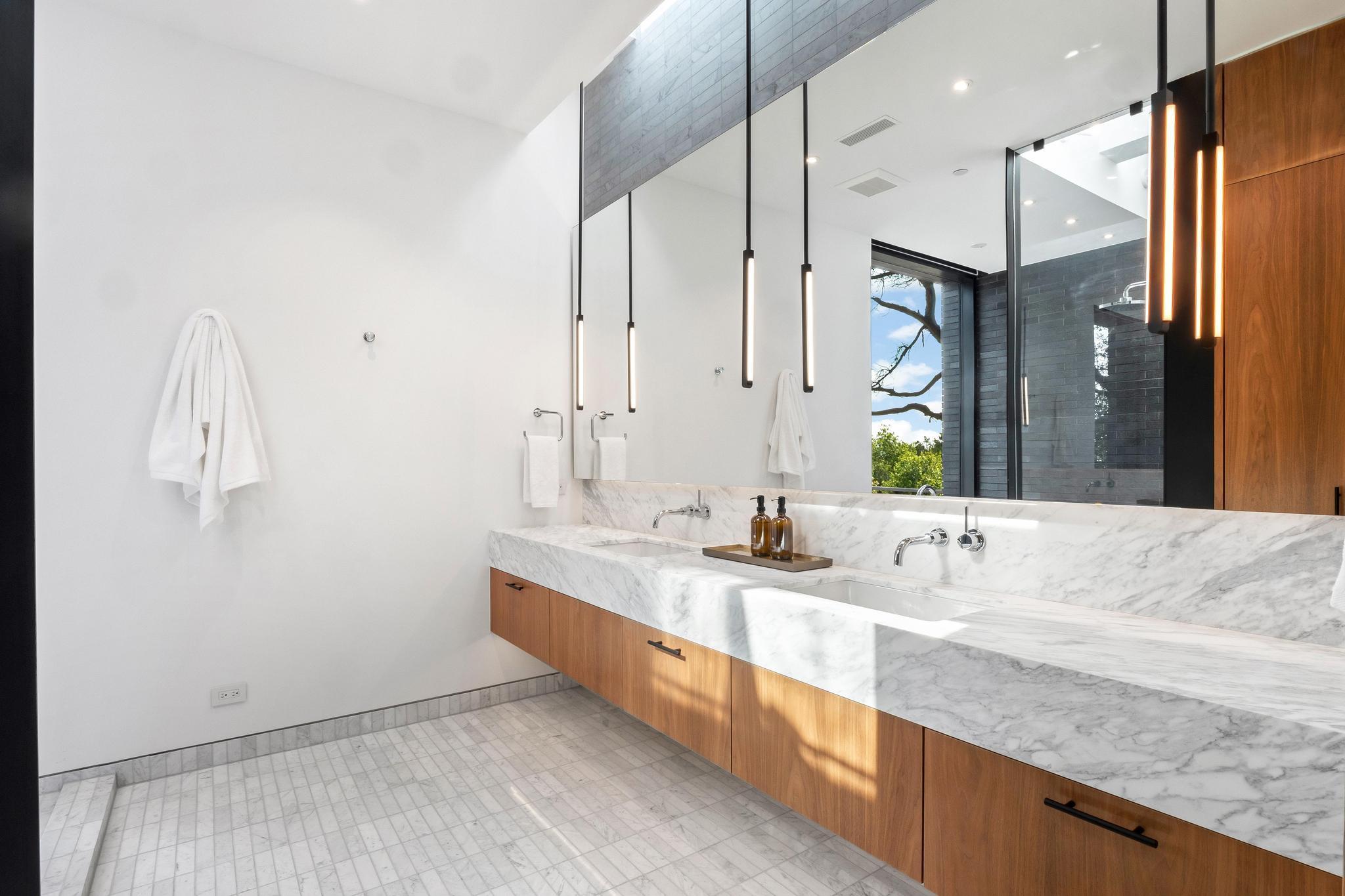 807 Redbud Trl, West Lake Hills, TX 78746