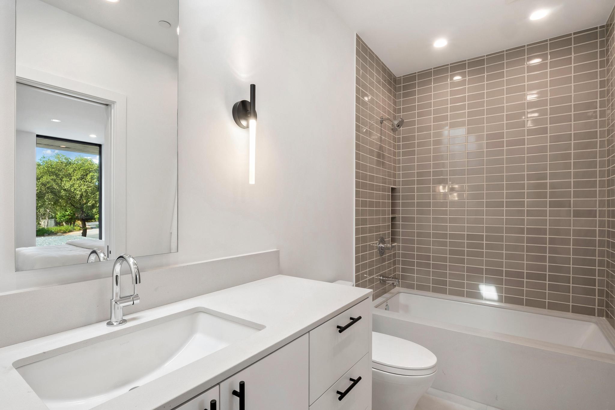 807 Redbud Trl, West Lake Hills, TX 78746