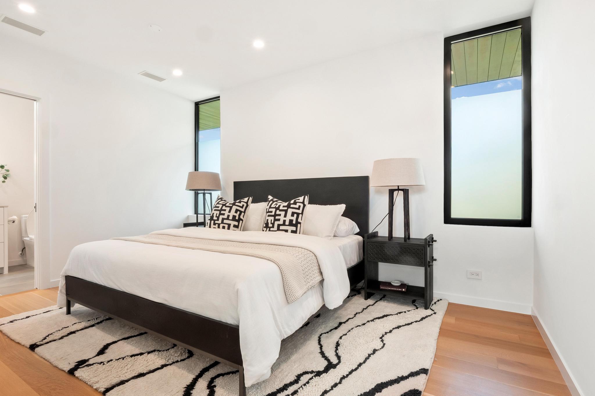 807 Redbud Trl, West Lake Hills, TX 78746