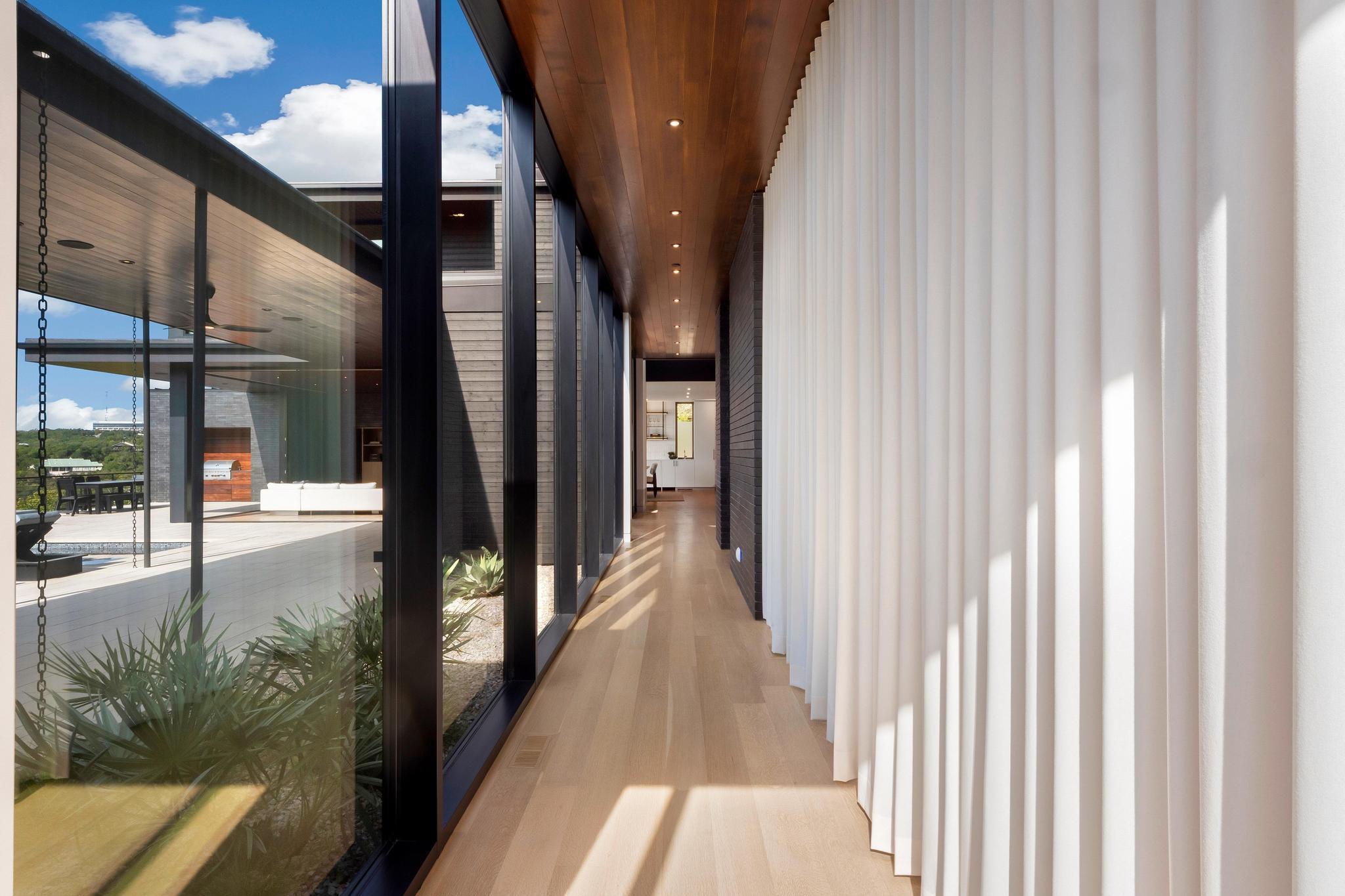 807 Redbud Trl, West Lake Hills, TX 78746