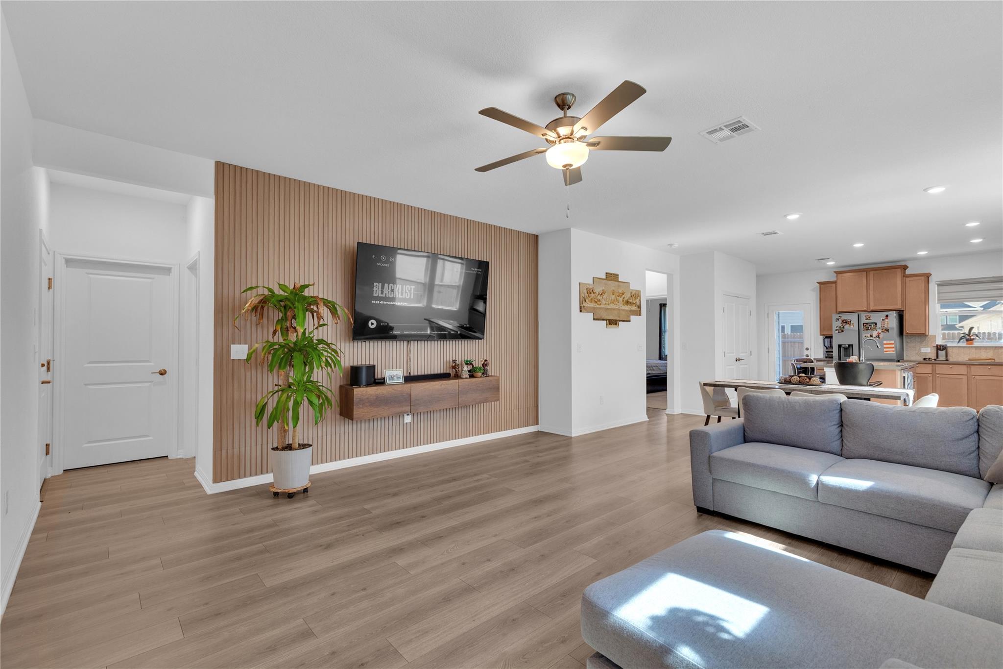 6017 Beverly Prairie Rd, Del Valle, TX 78617