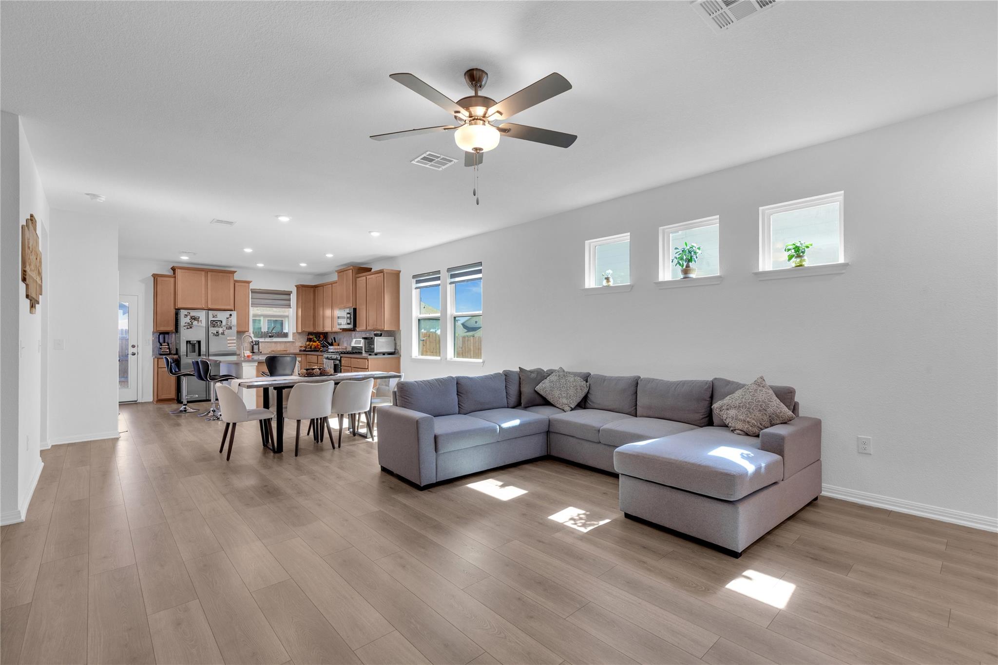 6017 Beverly Prairie Rd, Del Valle, TX 78617