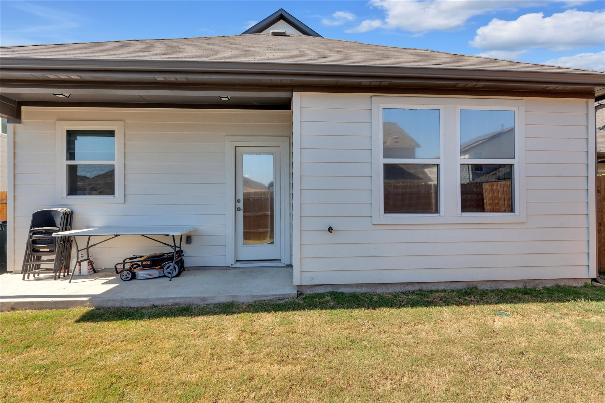 6017 Beverly Prairie Rd, Del Valle, TX 78617