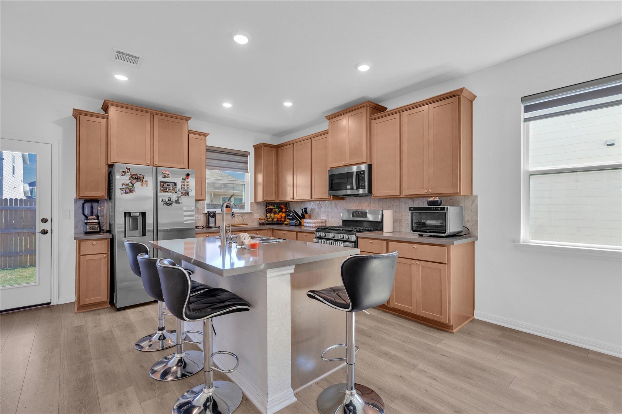 6017 Beverly Prairie Rd, Del Valle, TX 78617