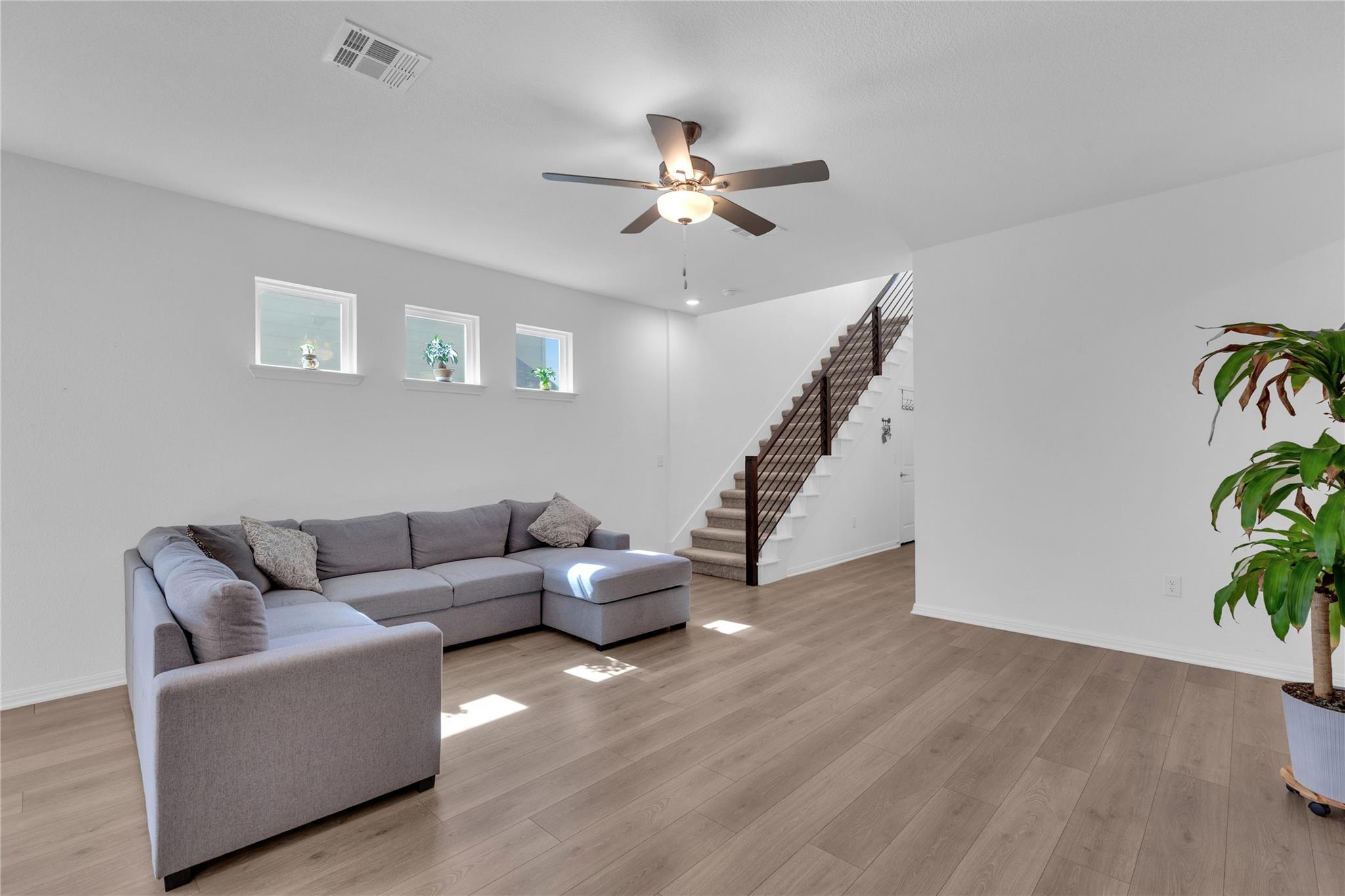 6017 Beverly Prairie Rd, Del Valle, TX 78617