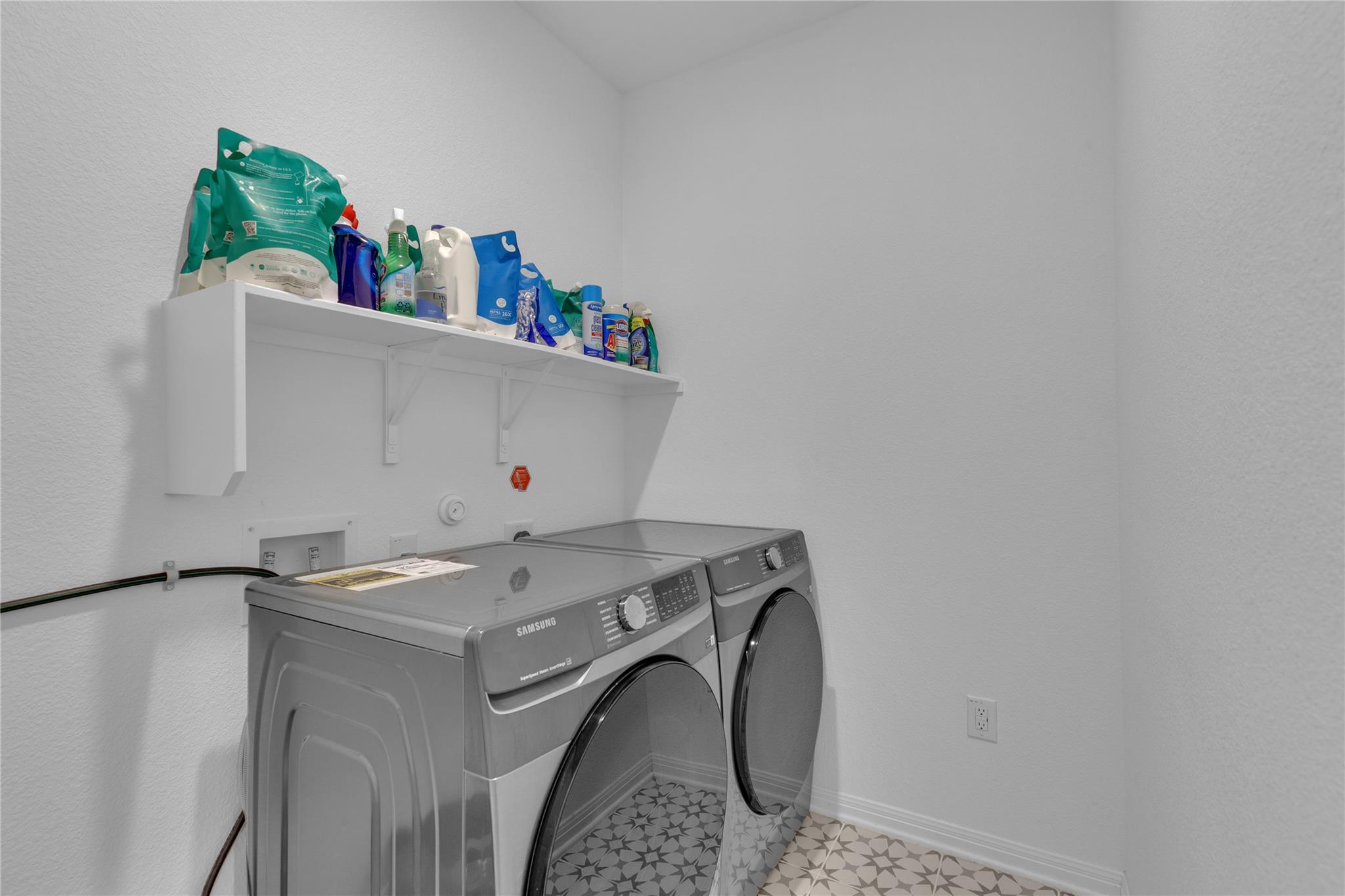 6017 Beverly Prairie Rd, Del Valle, TX 78617