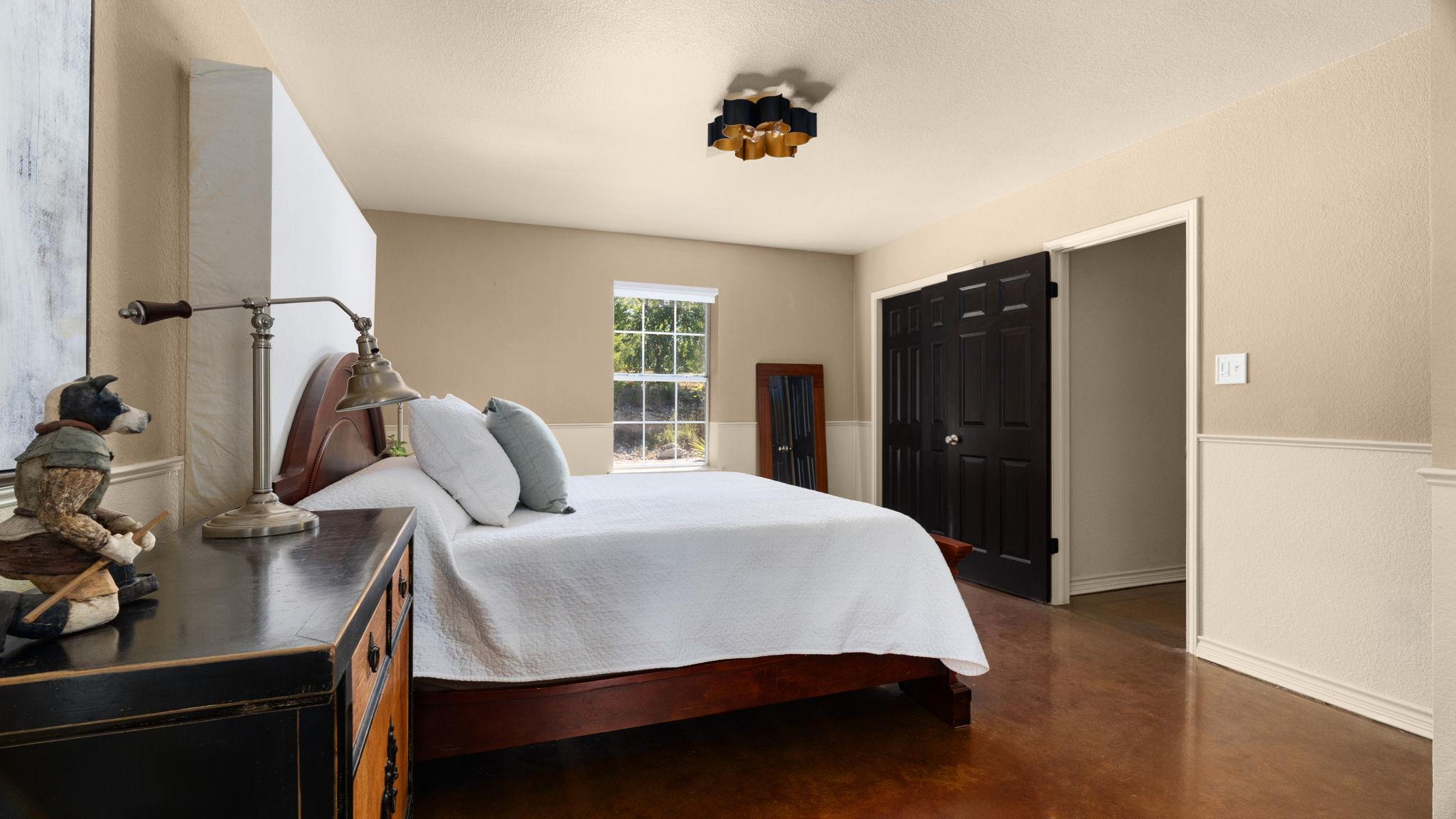 1010 Meadow Ridge Dr, Dripping Springs, TX 78620