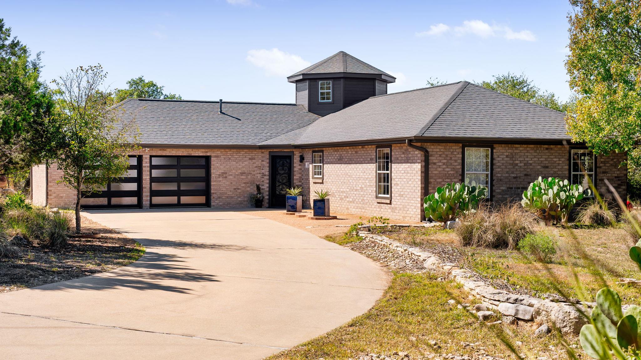 1010 Meadow Ridge Dr, Dripping Springs, TX 78620