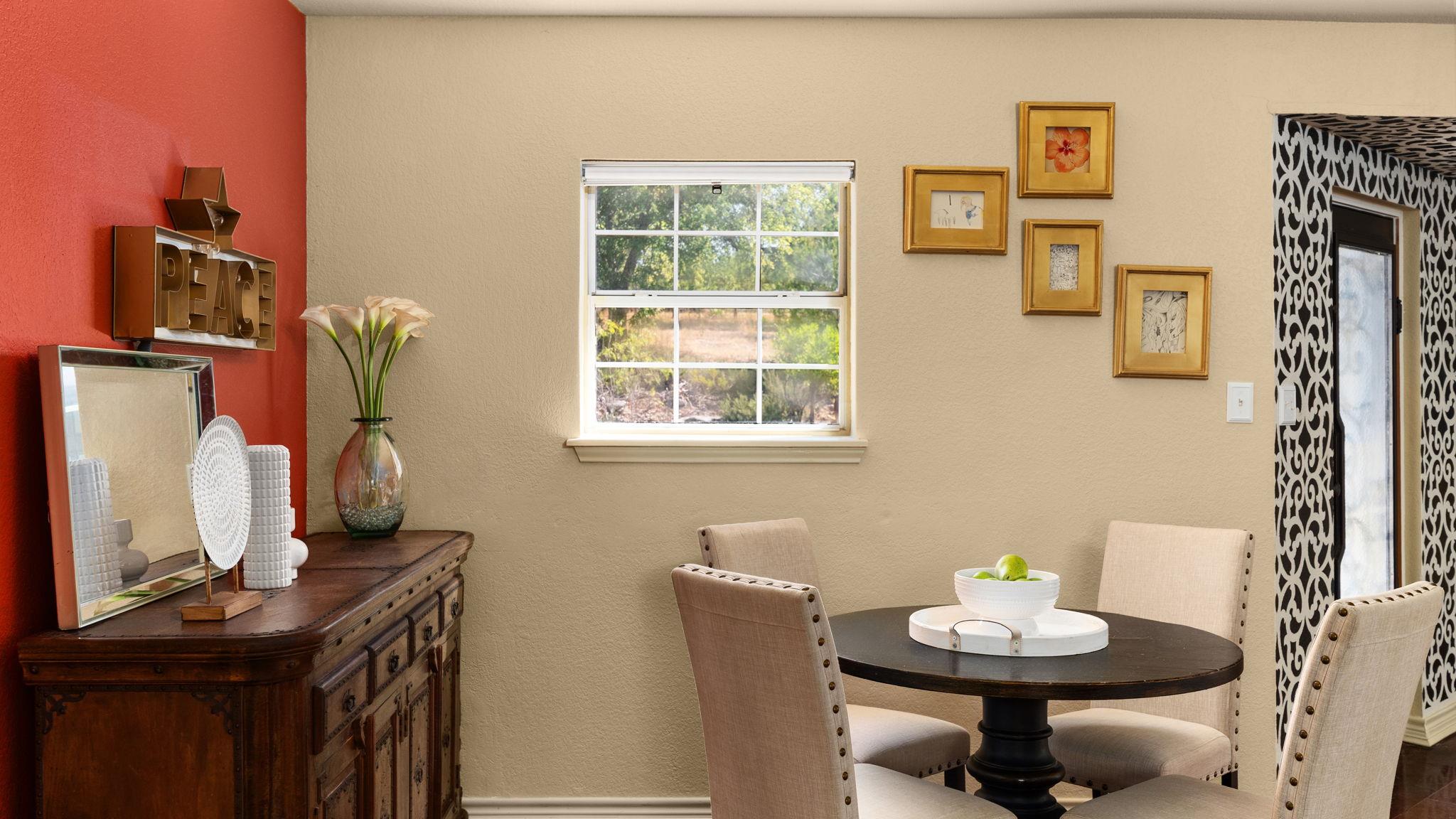 1010 Meadow Ridge Dr, Dripping Springs, TX 78620