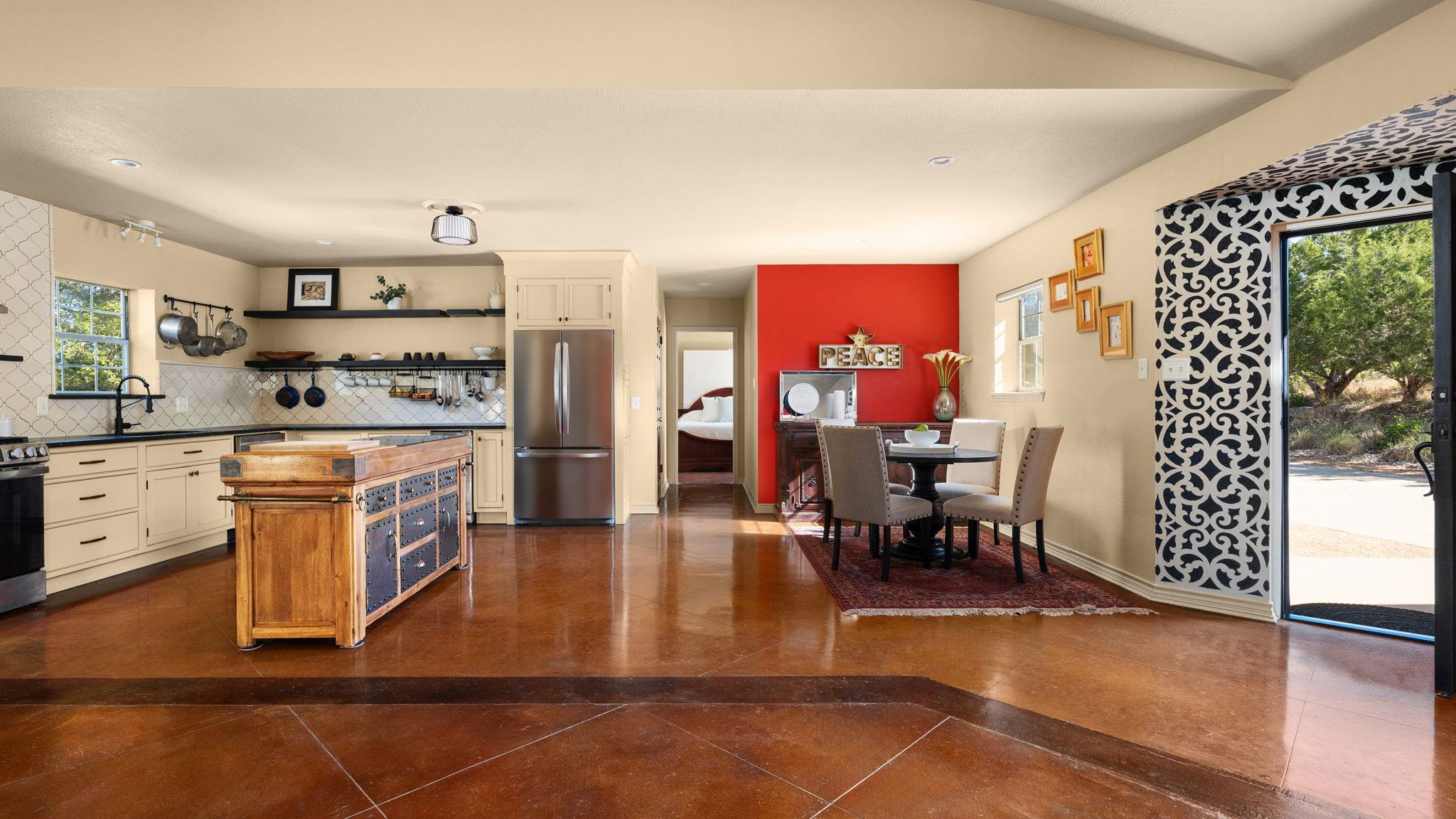 1010 Meadow Ridge Dr, Dripping Springs, TX 78620