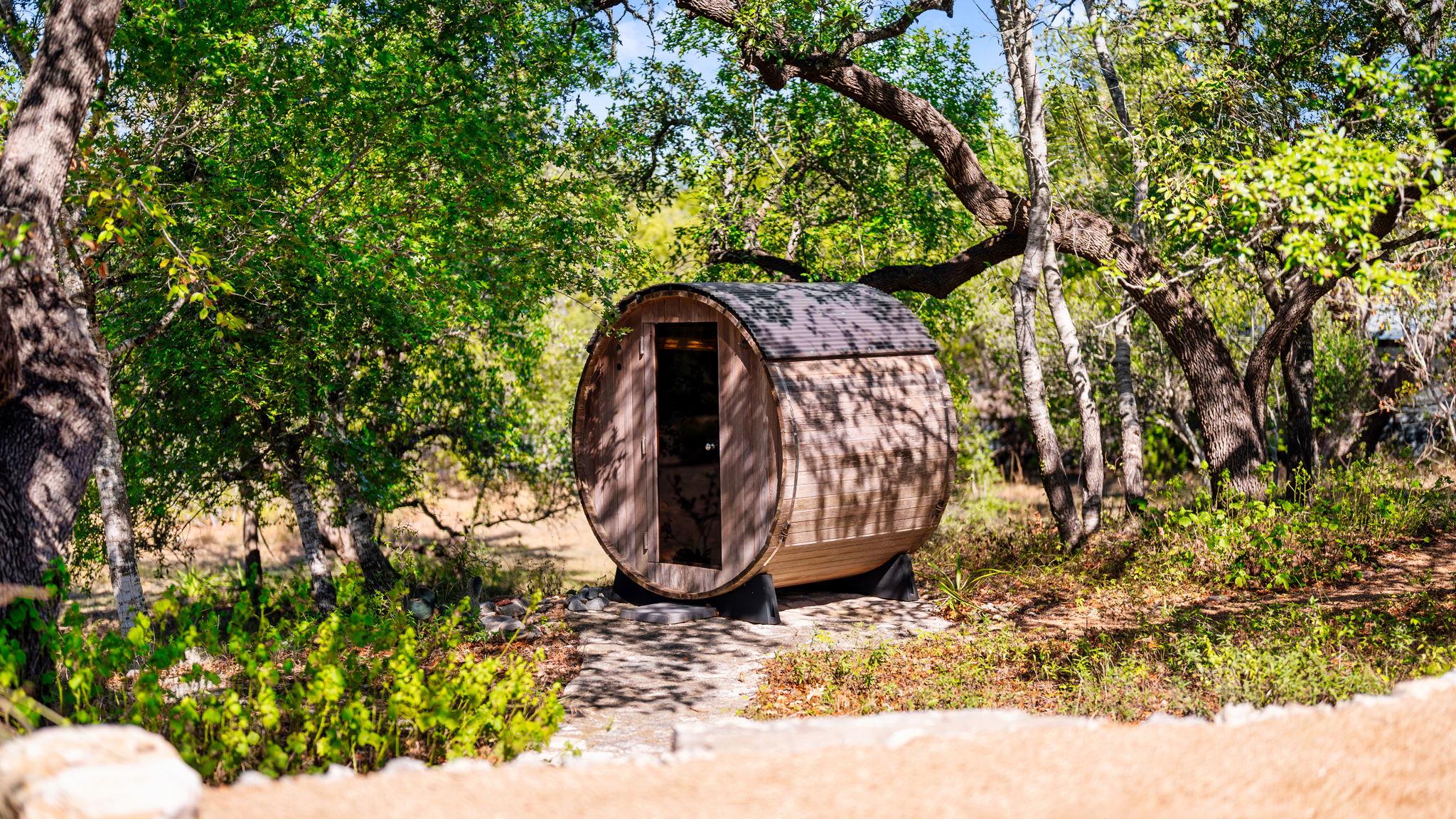 1010 Meadow Ridge Dr, Dripping Springs, TX 78620