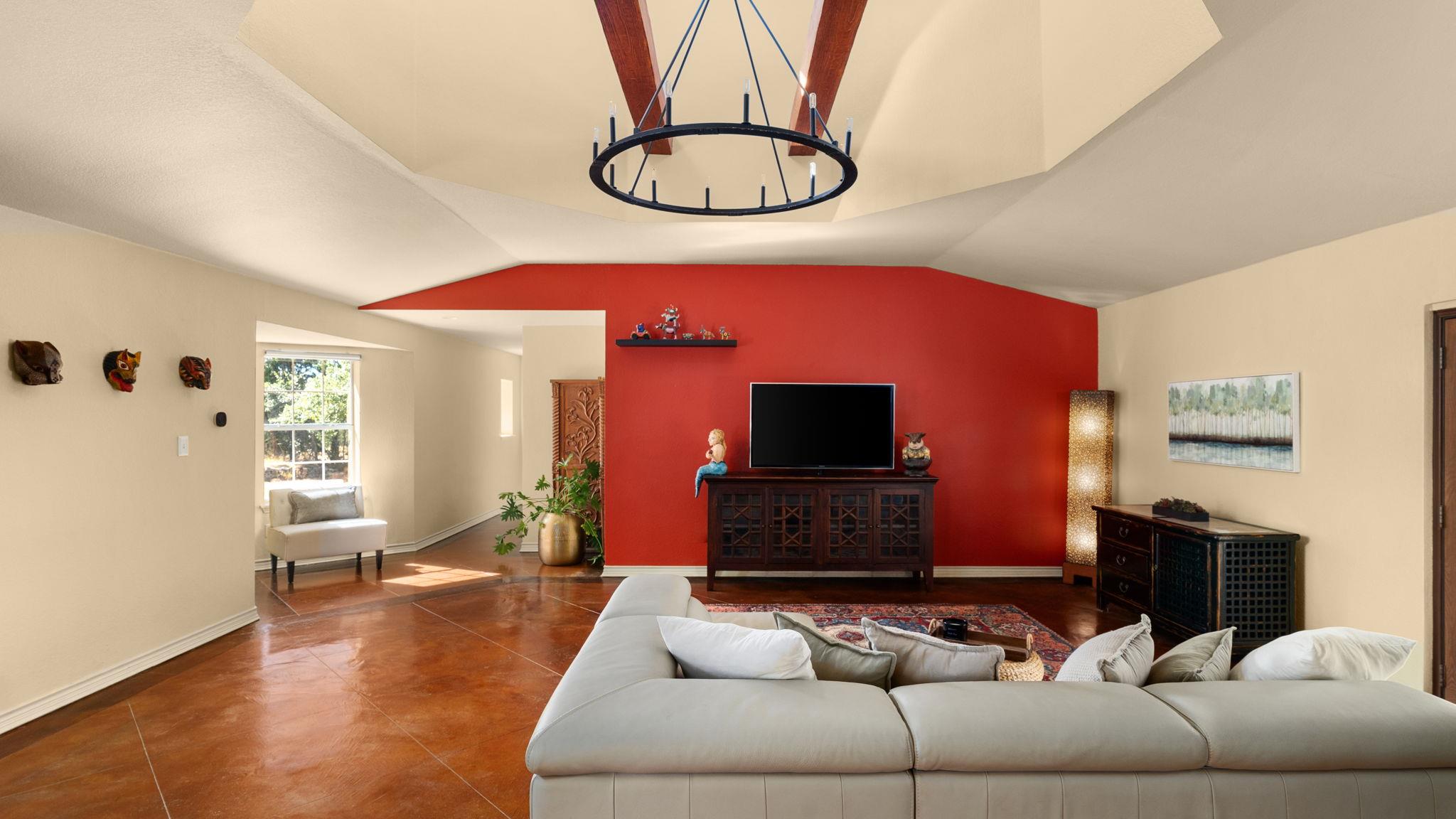 1010 Meadow Ridge Dr, Dripping Springs, TX 78620