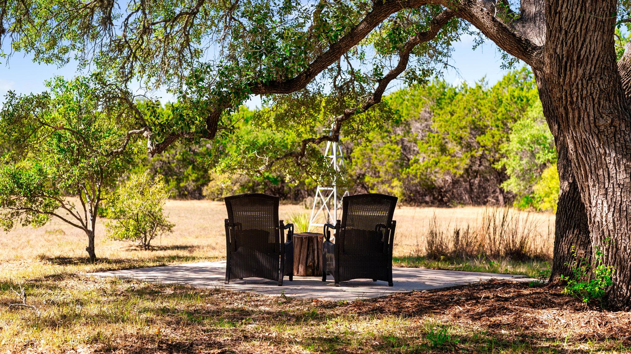 1010 Meadow Ridge Dr, Dripping Springs, TX 78620