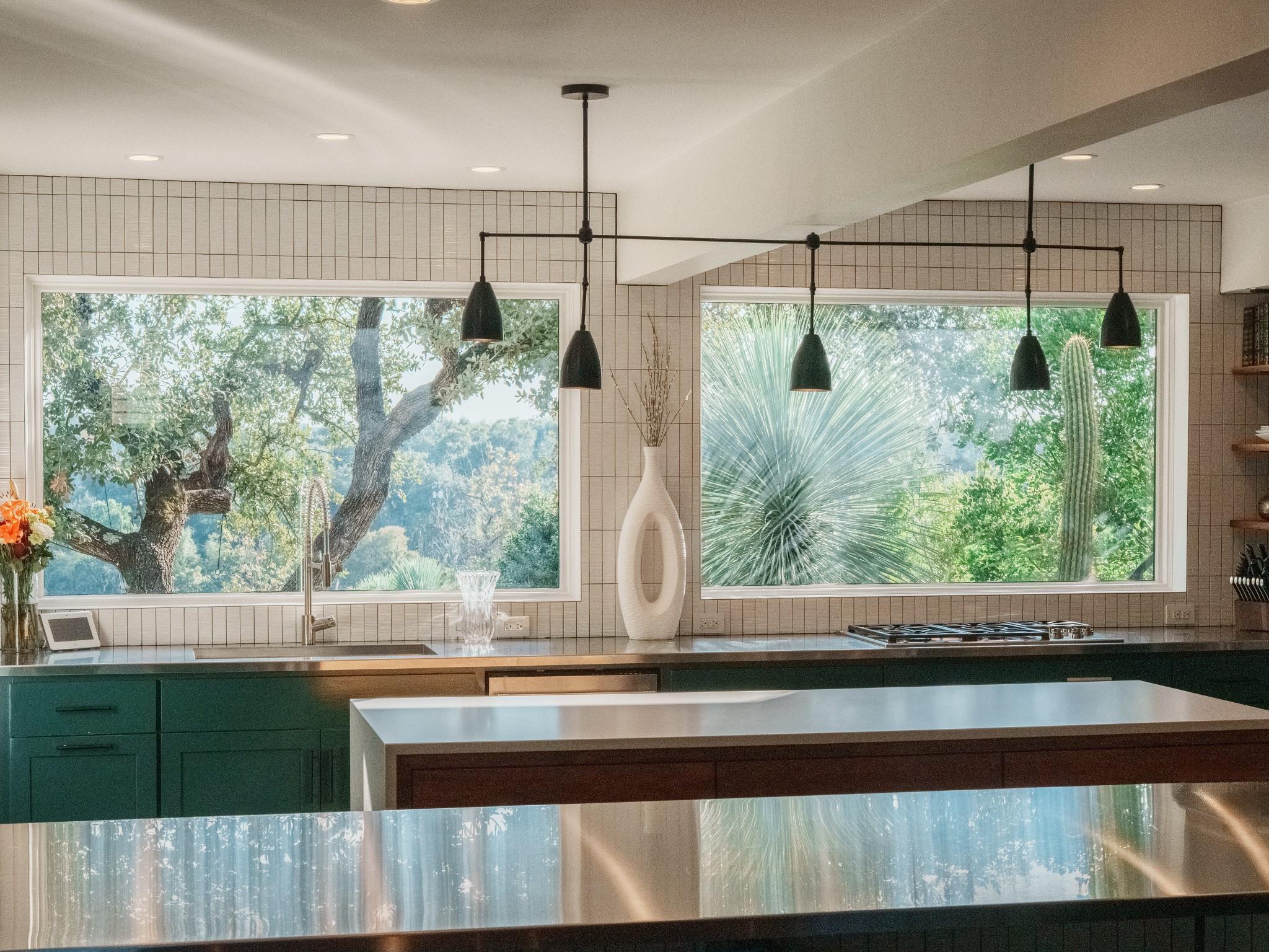 809 Redbud Trl, West Lake Hills, TX 78746