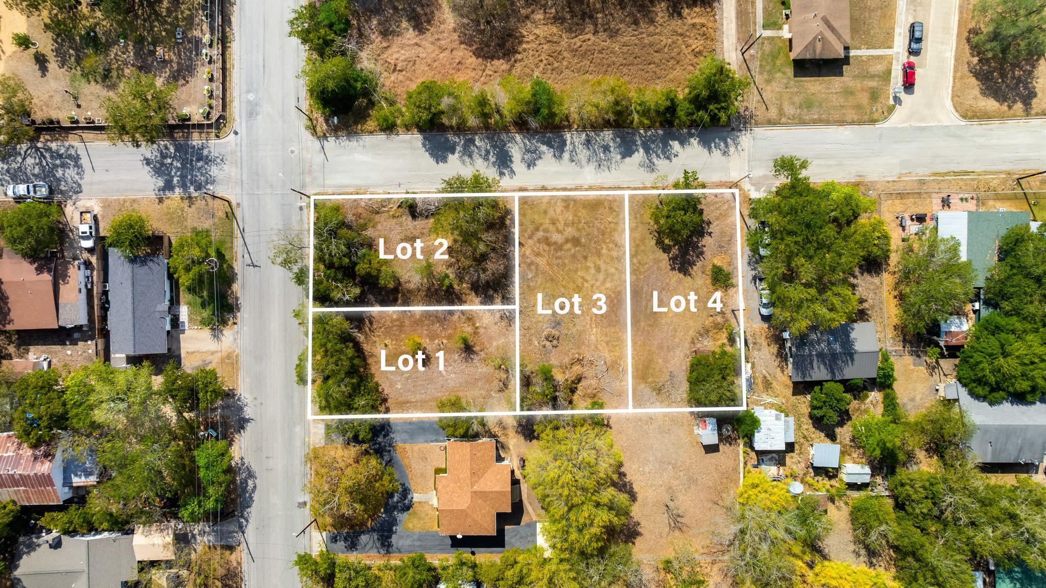 321 W Olive St, Lockhart, TX 78644