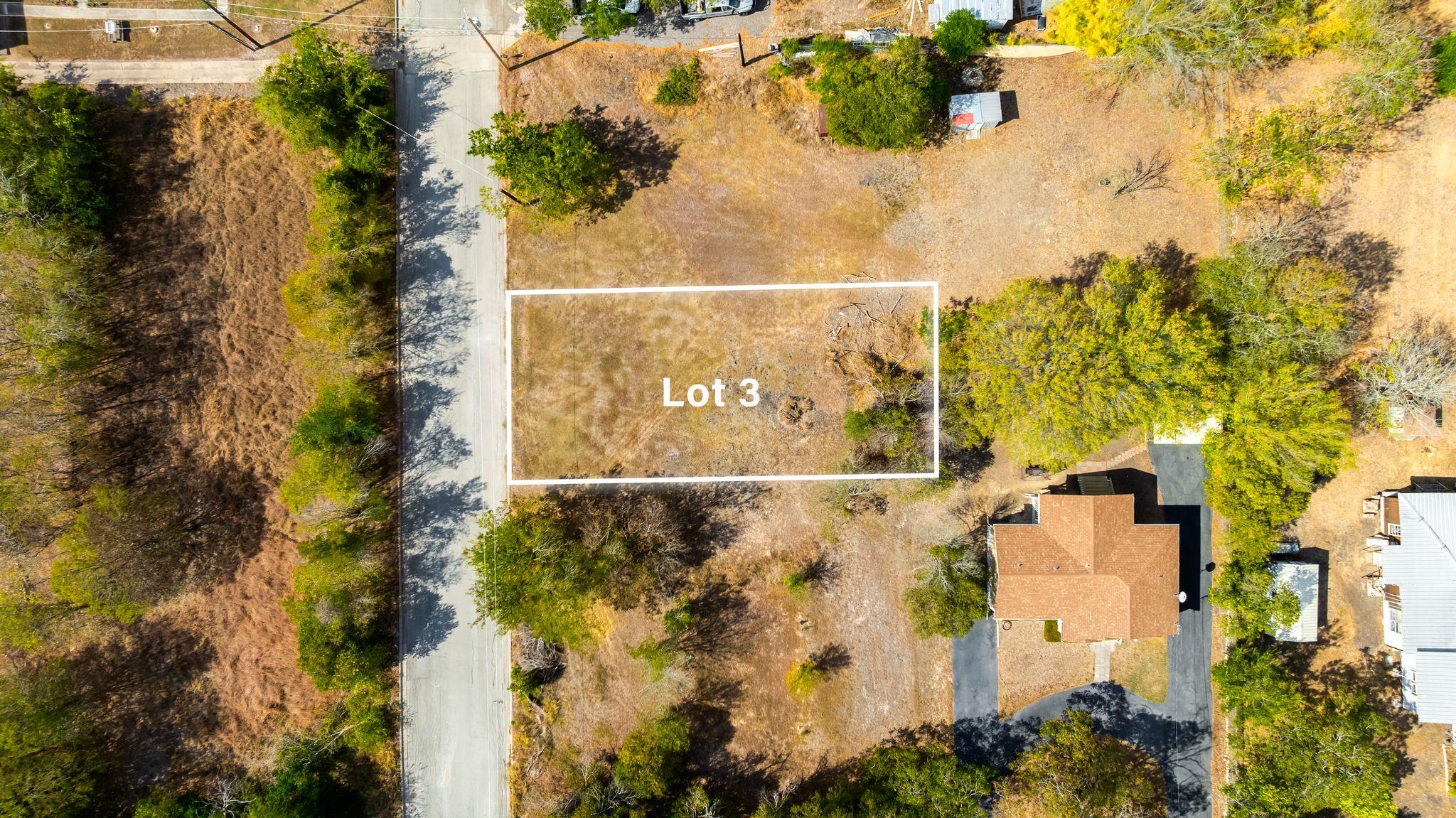 315 W Olive St, Lockhart, TX 78644