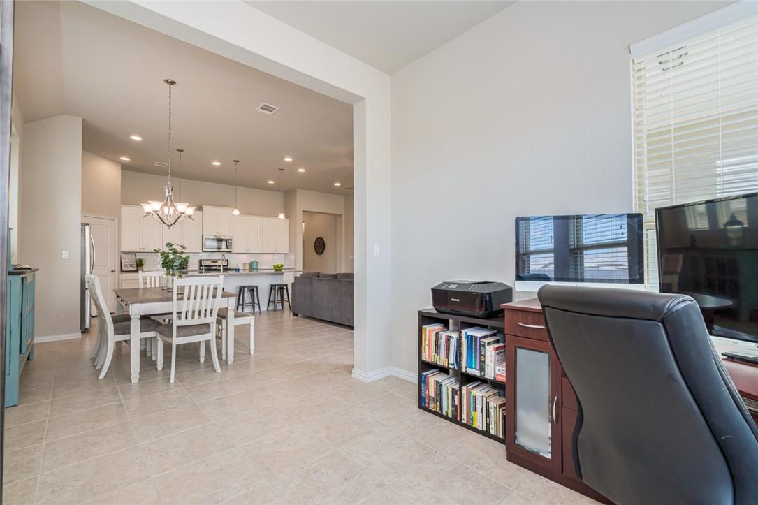 121 Fattoria Cv, Liberty Hill, TX 78642