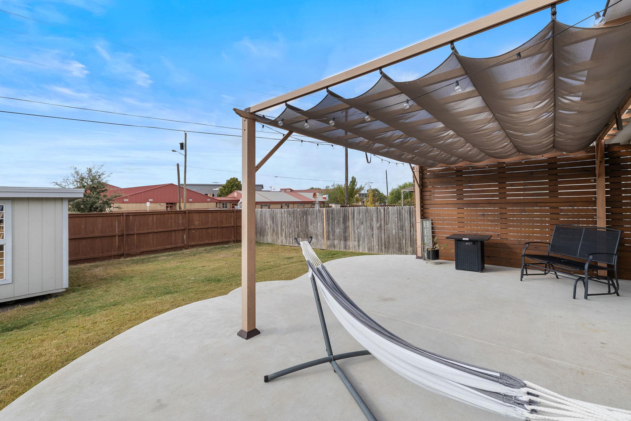 1006 Pembroke Ct, Hutto, TX 78634