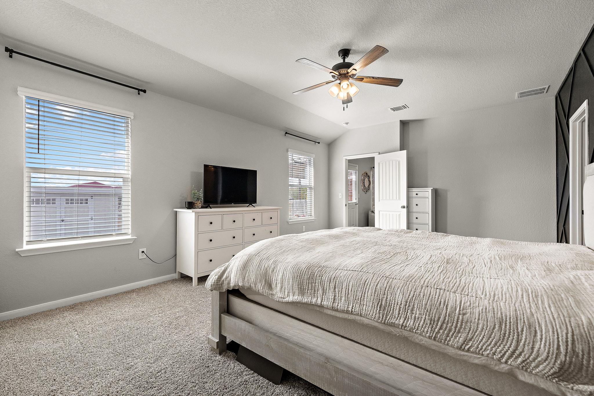 1006 Pembroke Ct, Hutto, TX 78634