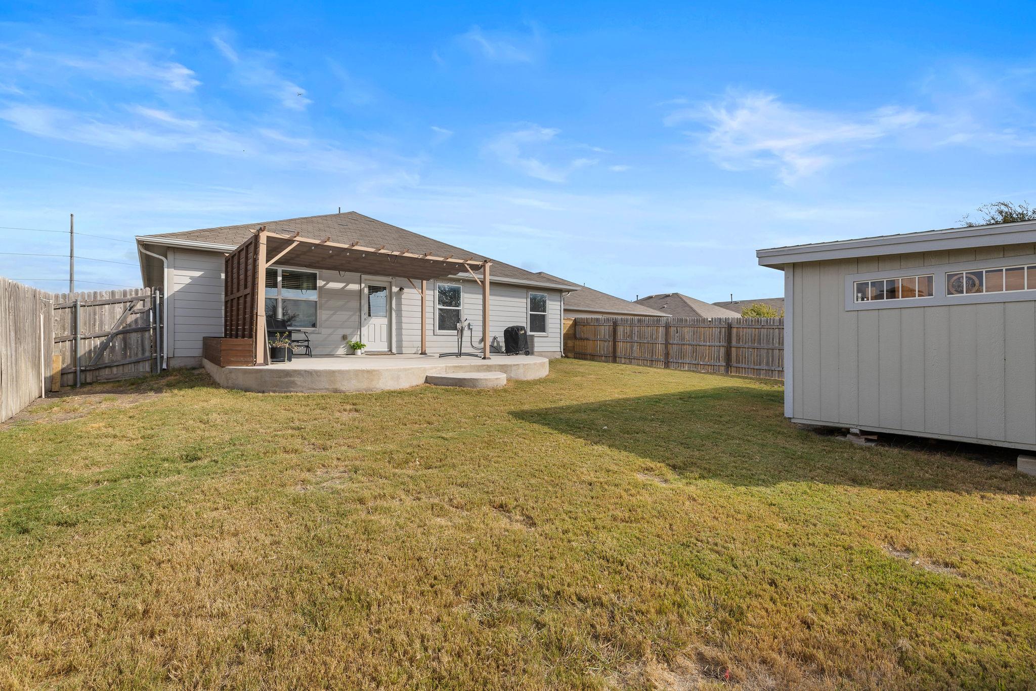 1006 Pembroke Ct, Hutto, TX 78634