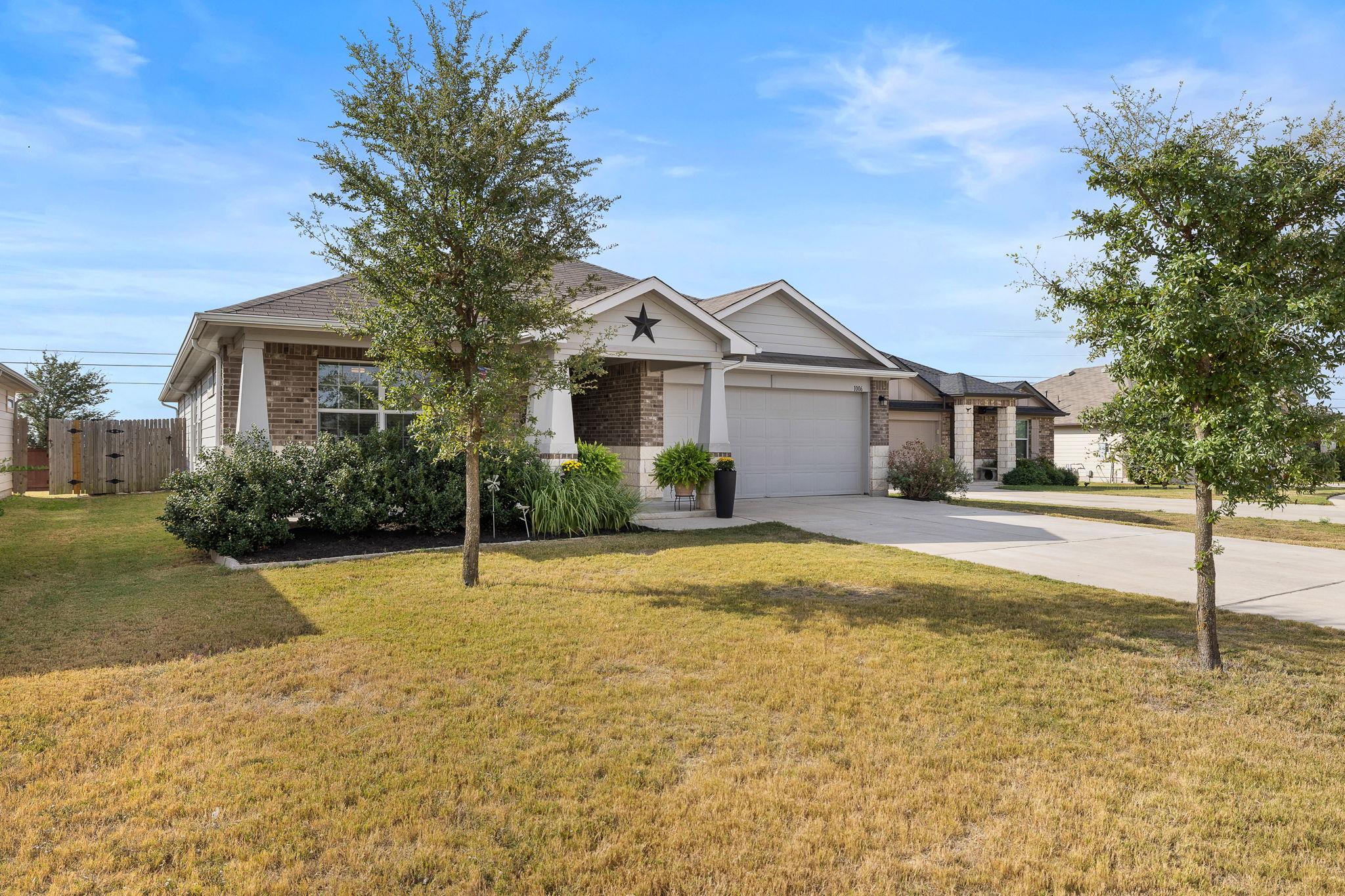 1006 Pembroke Ct, Hutto, TX 78634