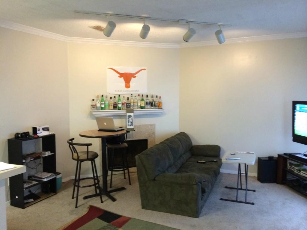 915 W 23rd St # 208, Austin, TX 78705