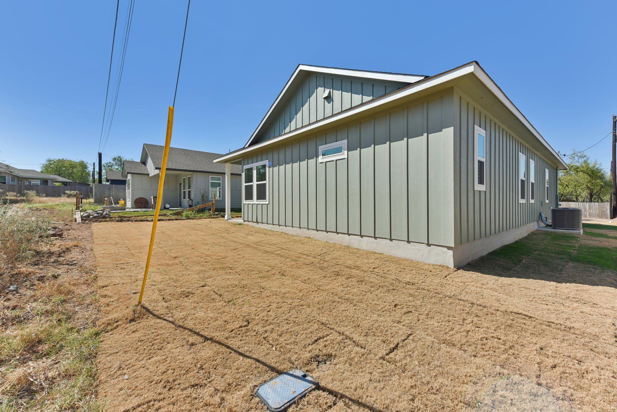 855 Cypress Ln, Cottonwood Shores, TX 78657