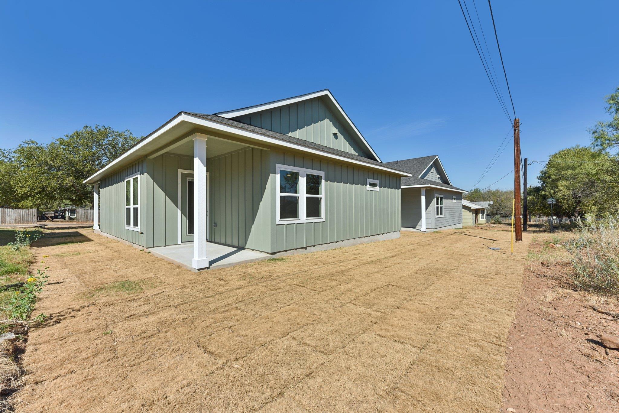 855 Cypress Ln, Cottonwood Shores, TX 78657